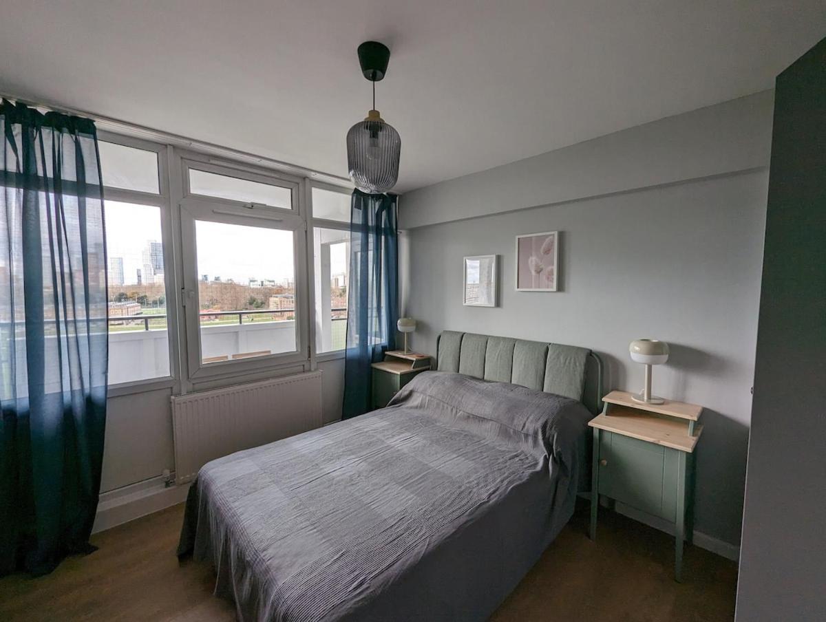 Panoramic View Two-bedroom Flat * London