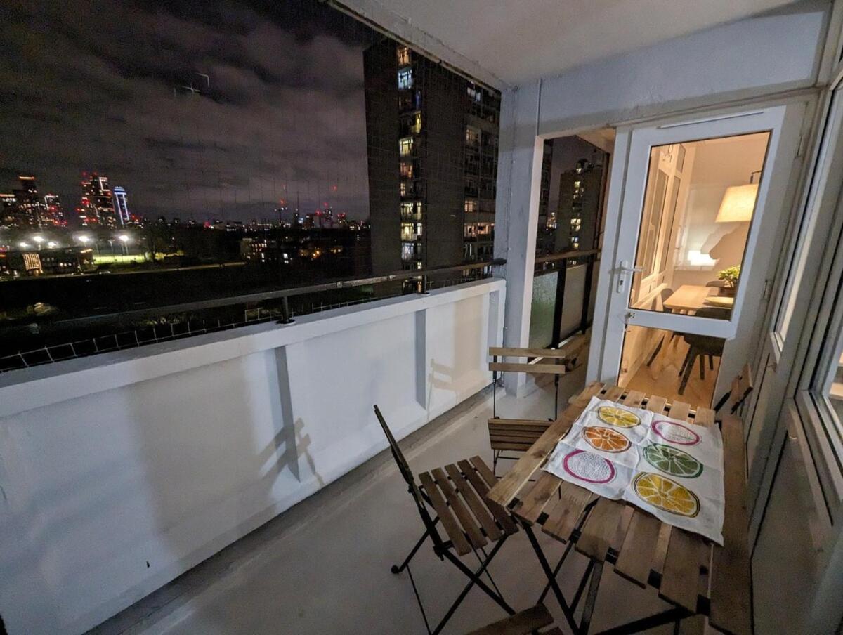 Panoramic View Two-bedroom Flat Apartment
