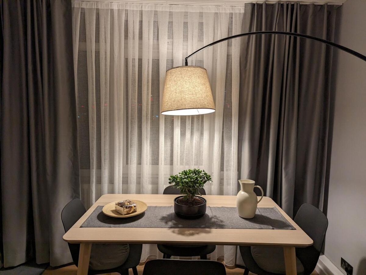 Panoramic View Two-bedroom Flat * London
