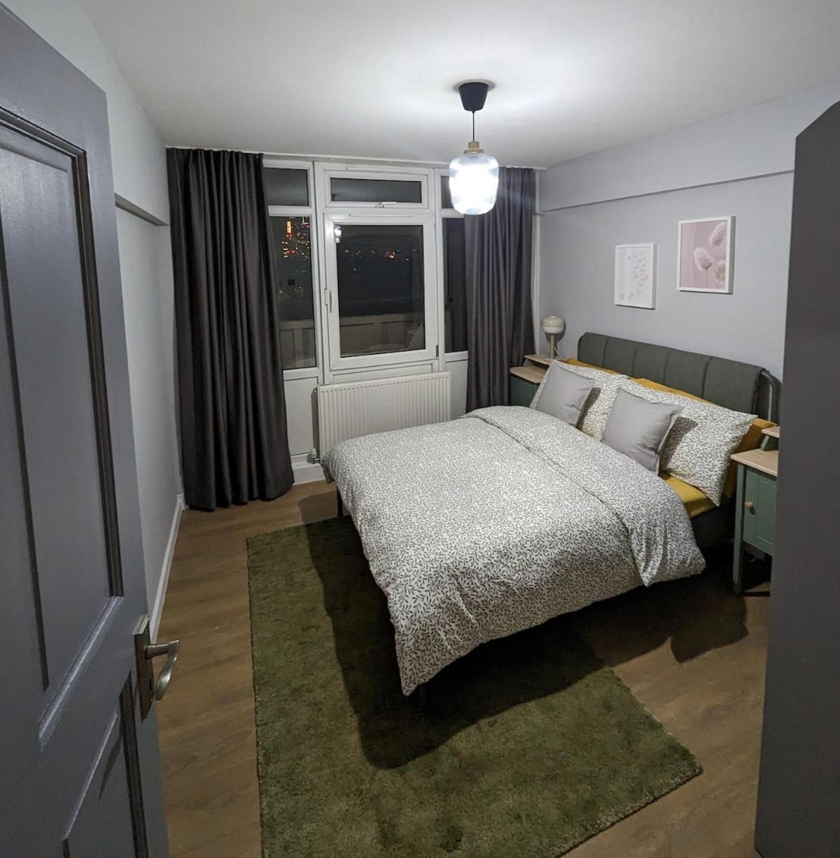 Panoramic View Two-bedroom Flat Apartment
