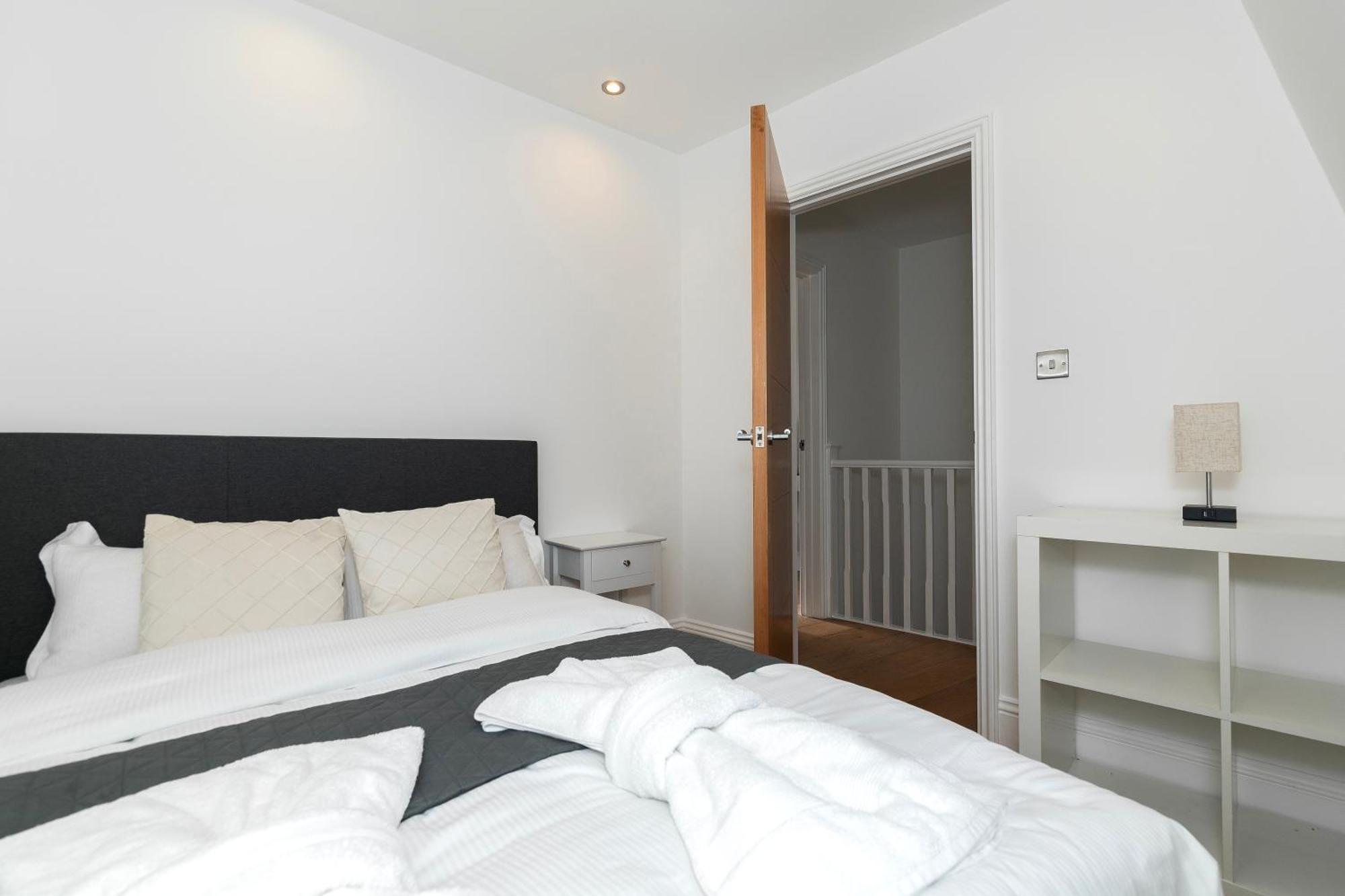 Brick Lane E2 3 Bedroom 2 Living 2 Bathroom Balcony Londen