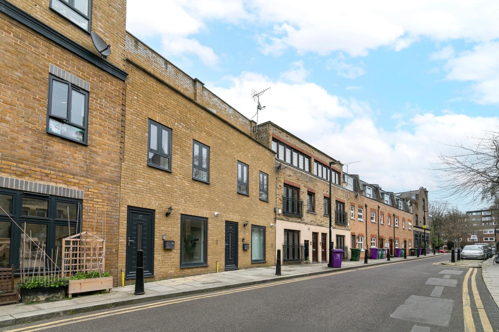 Brick Lane E2 3 Bedroom 2 Living 2 Bathroom Balcony * Londen