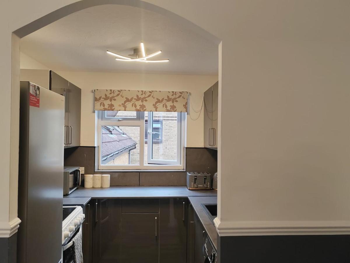 Domasi Flat In New Cross *