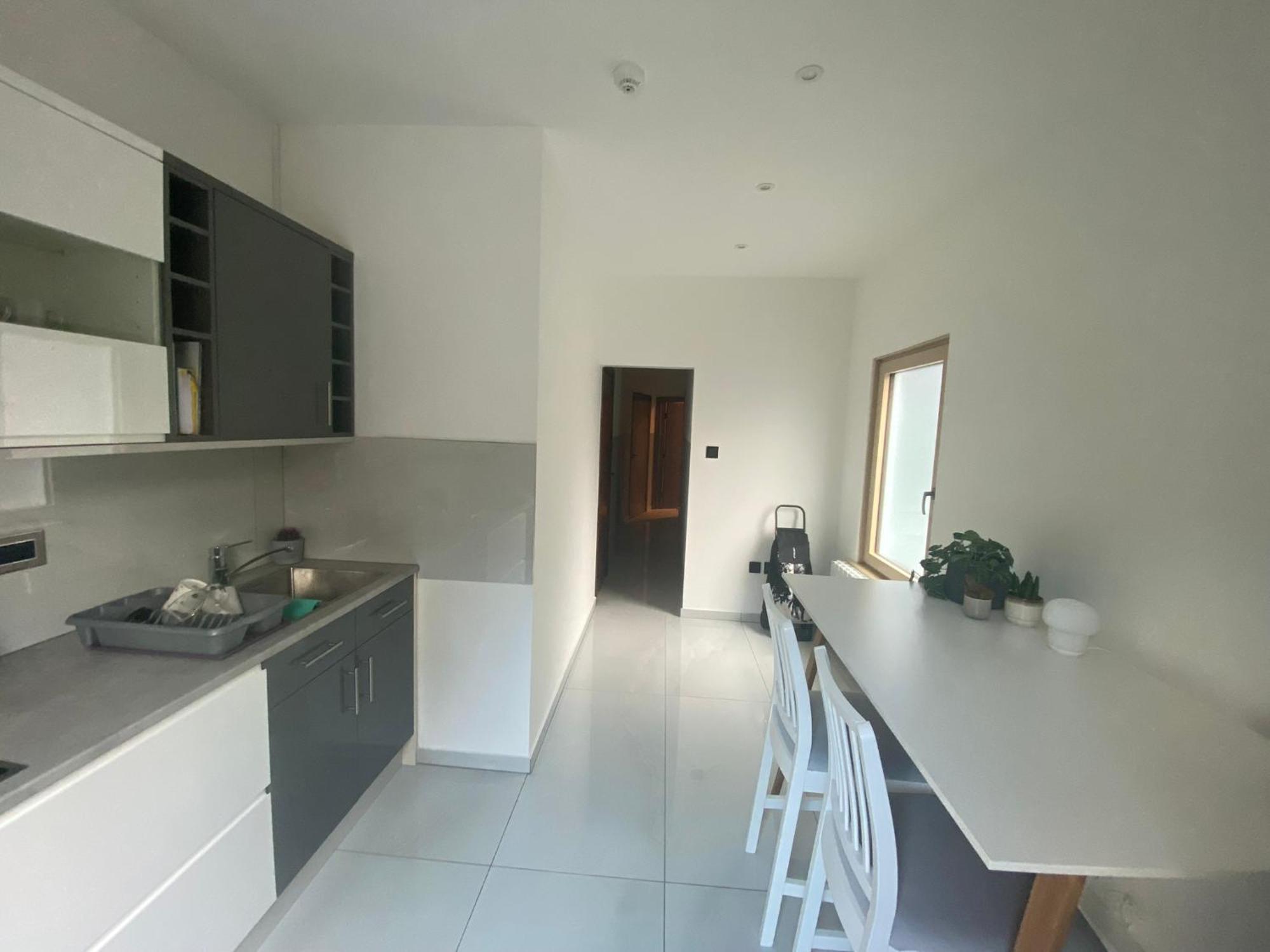 Lovely Spacious 2 Bed In Shepherds Bush Apartment London