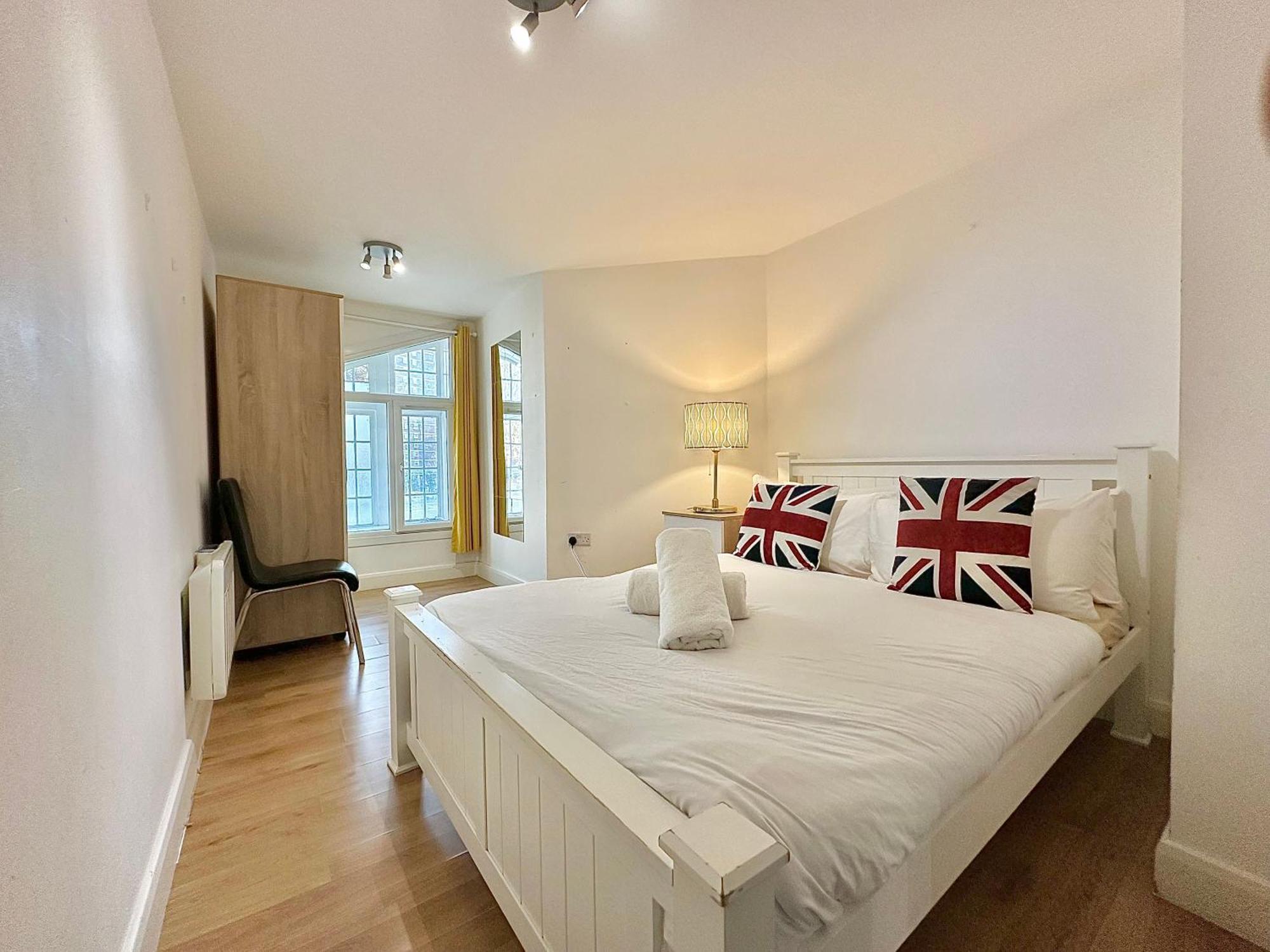 Apartment Large Flat In West London