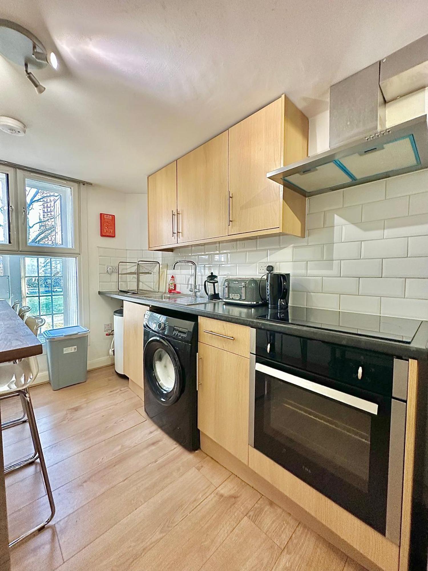 Large Flat In West