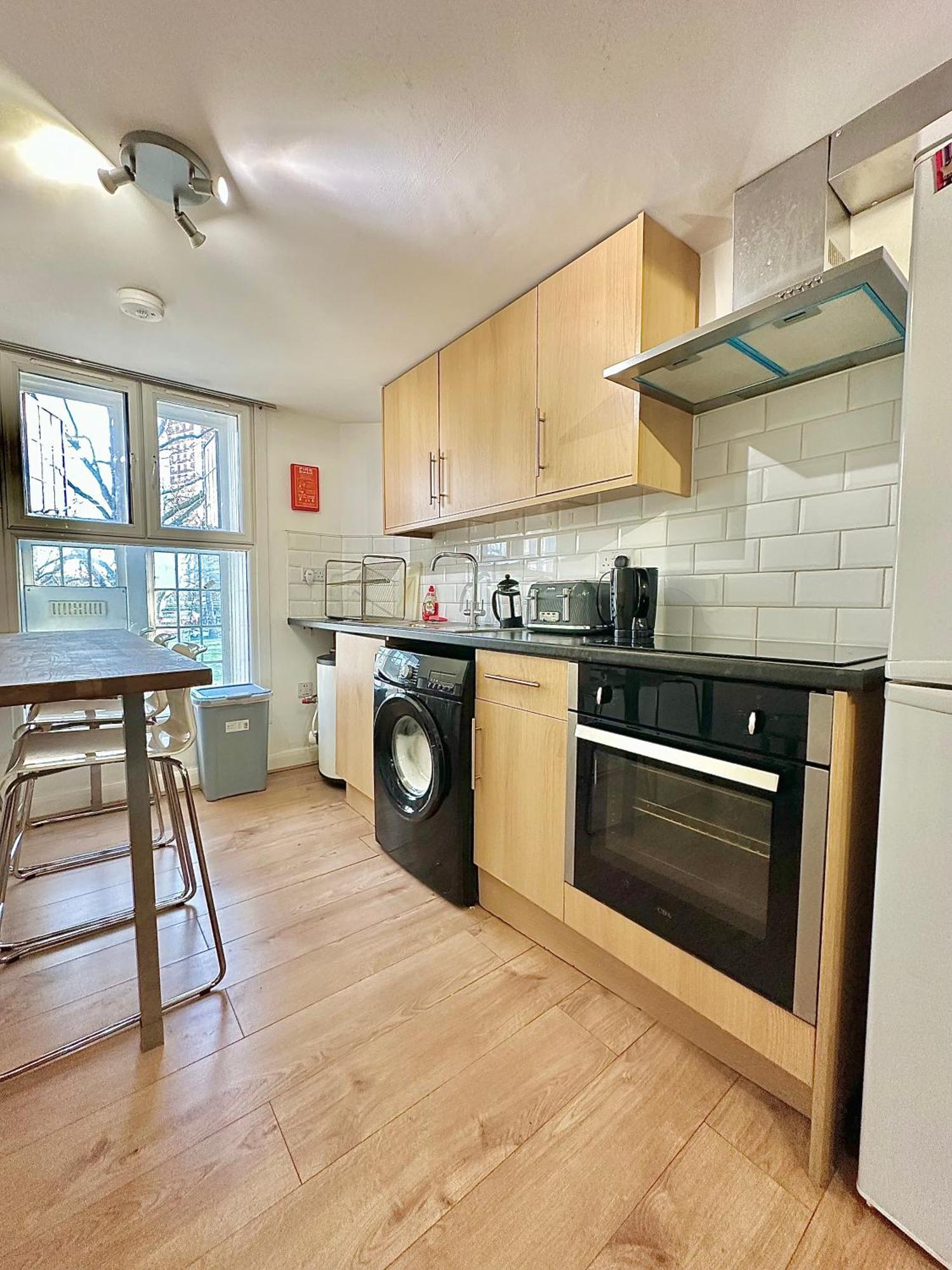 Large Flat In West