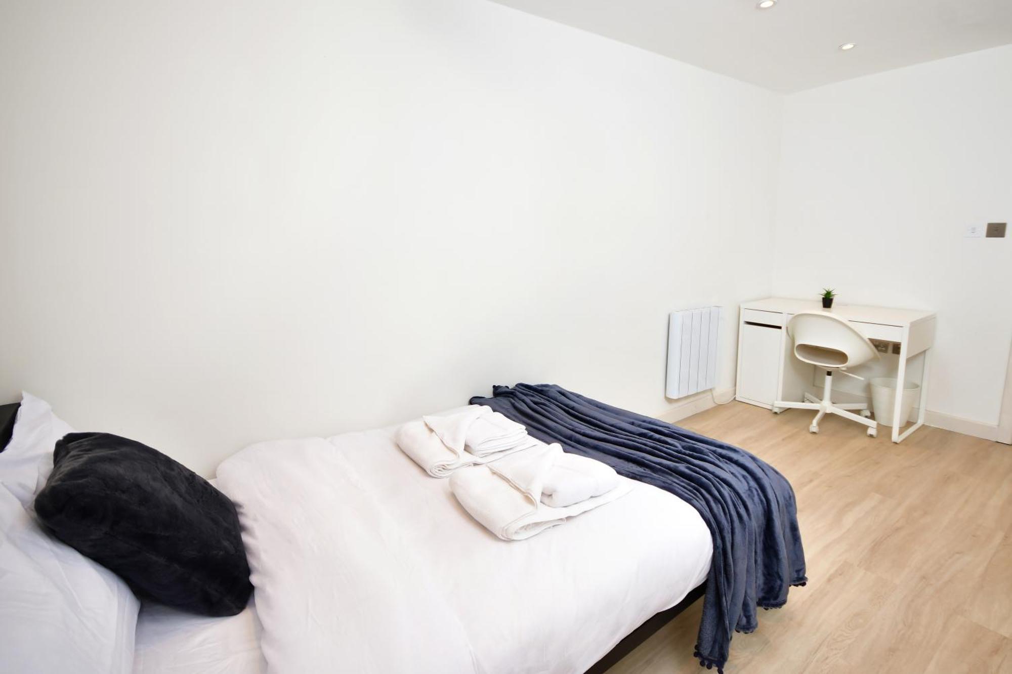 Gasthof Morden Stratford 2 With Shared Bathroom *