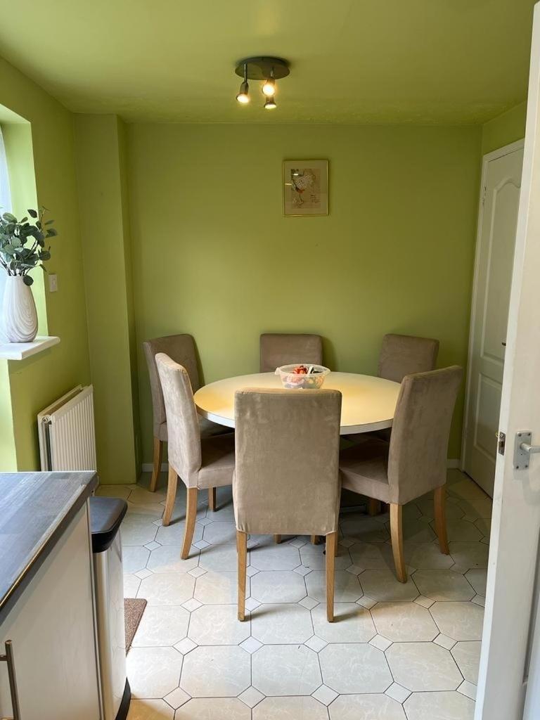 Ferienhaus Amazing 3 Bed House In New Cross *