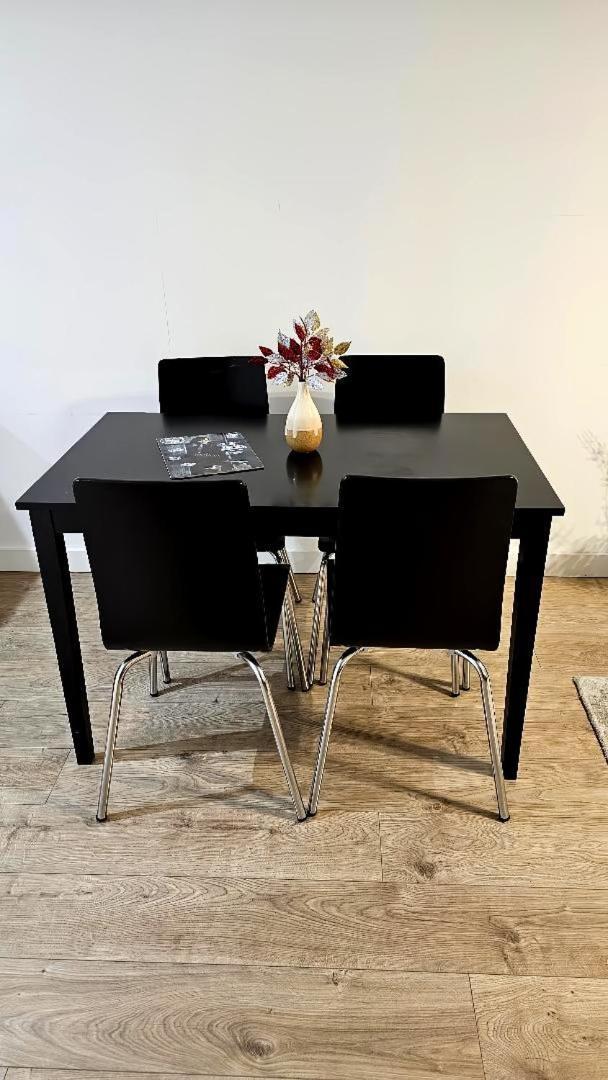 Amazing Flat Near Stratford Station London