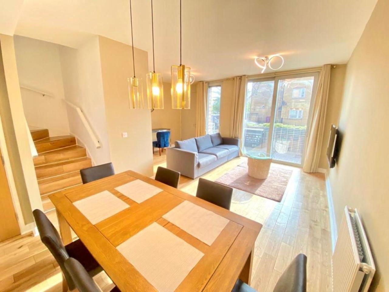 East Side 2 Bed Duplex * London