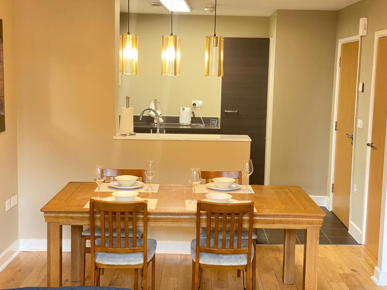 East Side 2 Bed Duplex Apartment *