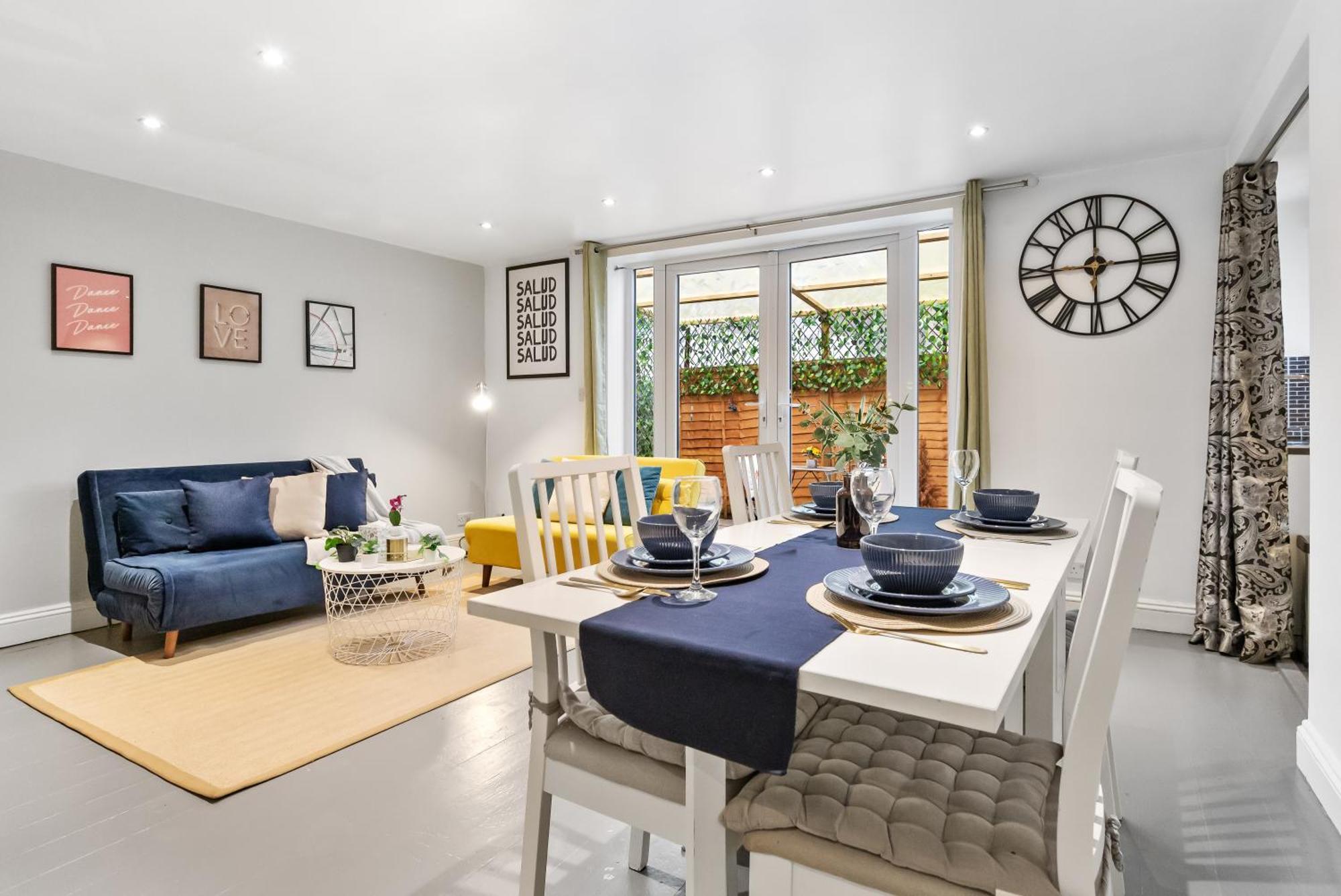 Cosy Two Bedroom Luxury Living - Hideaway Paddington & Westminster Holiday home