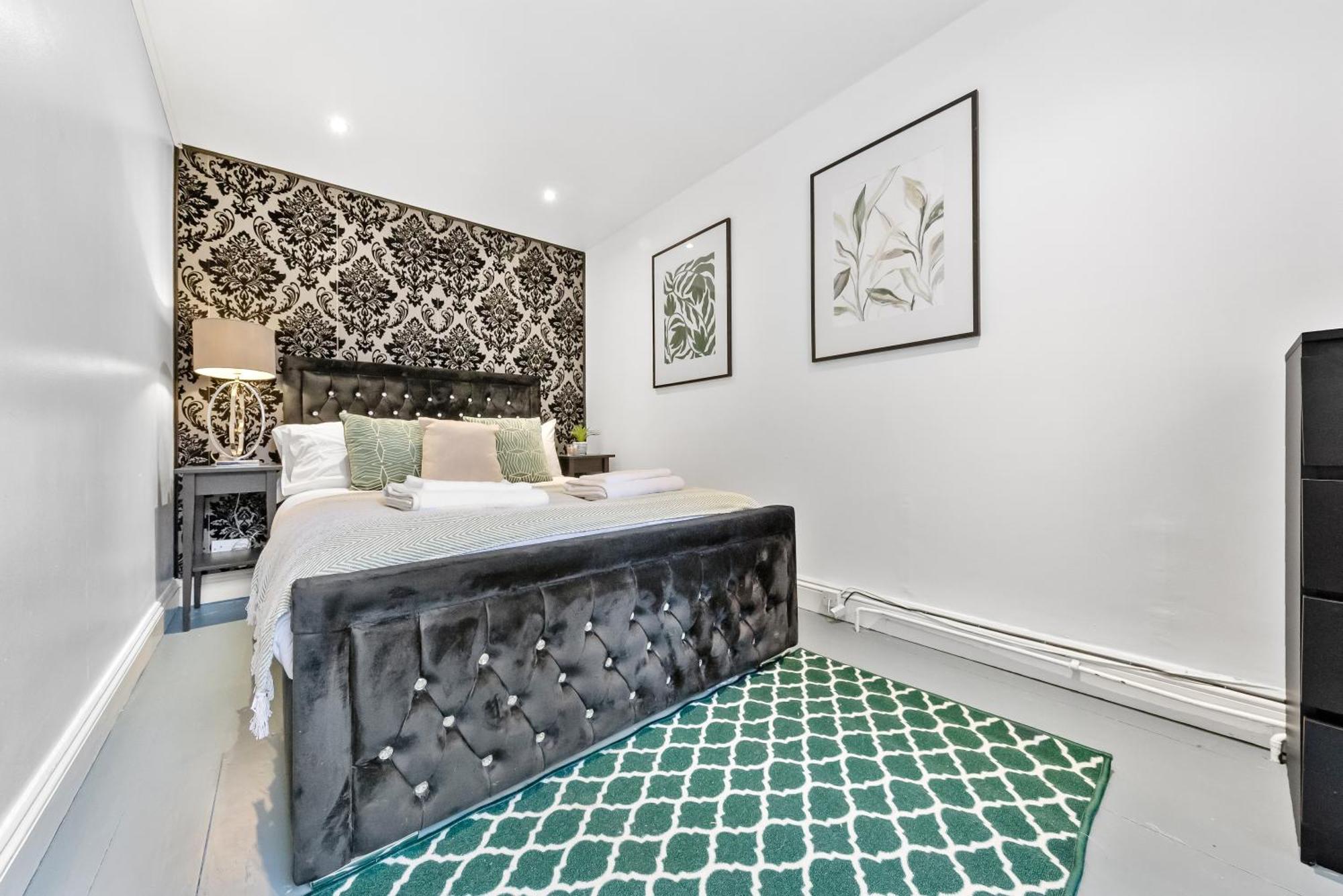 Cosy Two Bedroom Luxury Living - Hideaway Paddington & Westminster Holiday home London