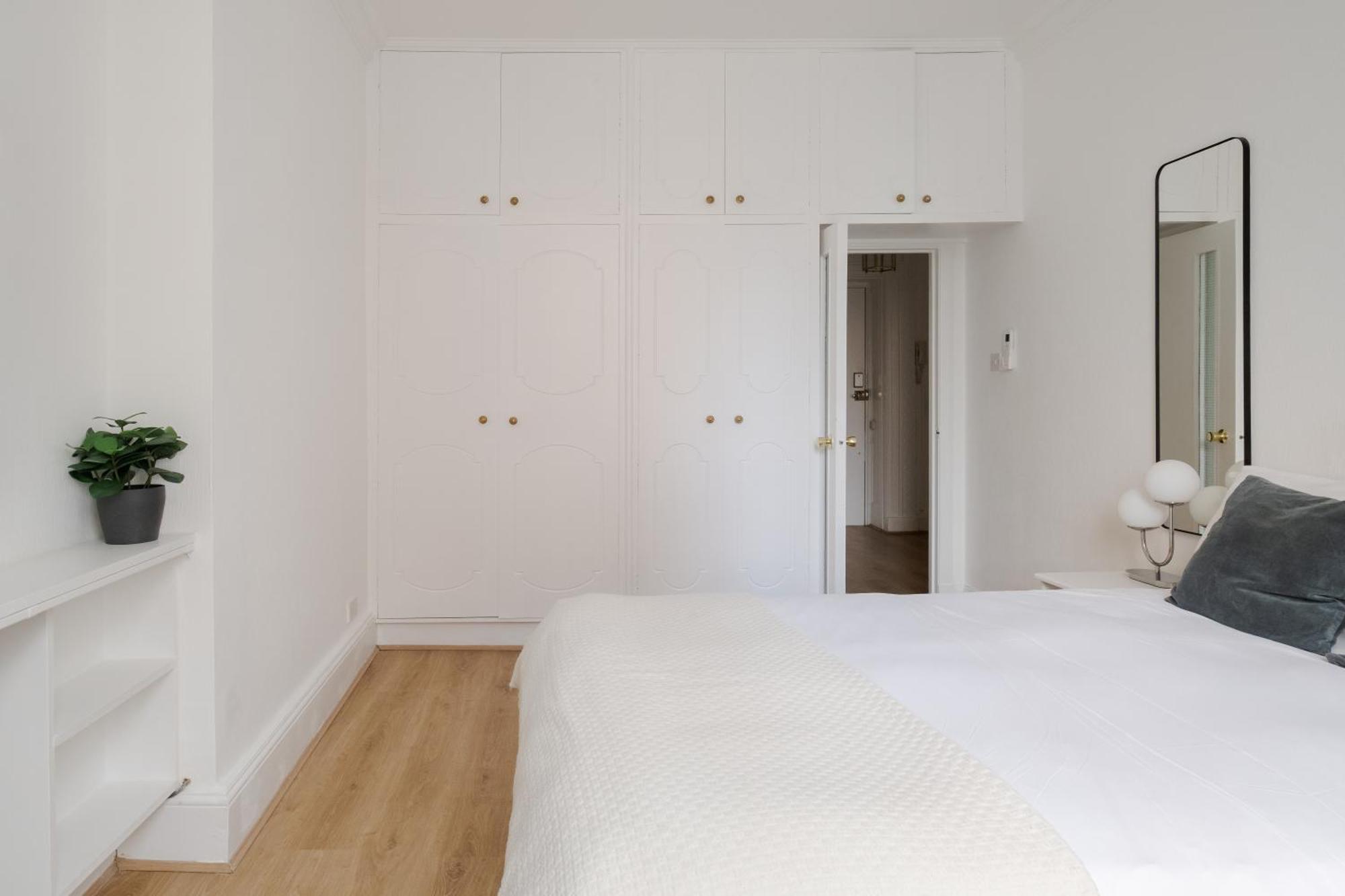 2 Bedroom In Harley Street Holiday home London