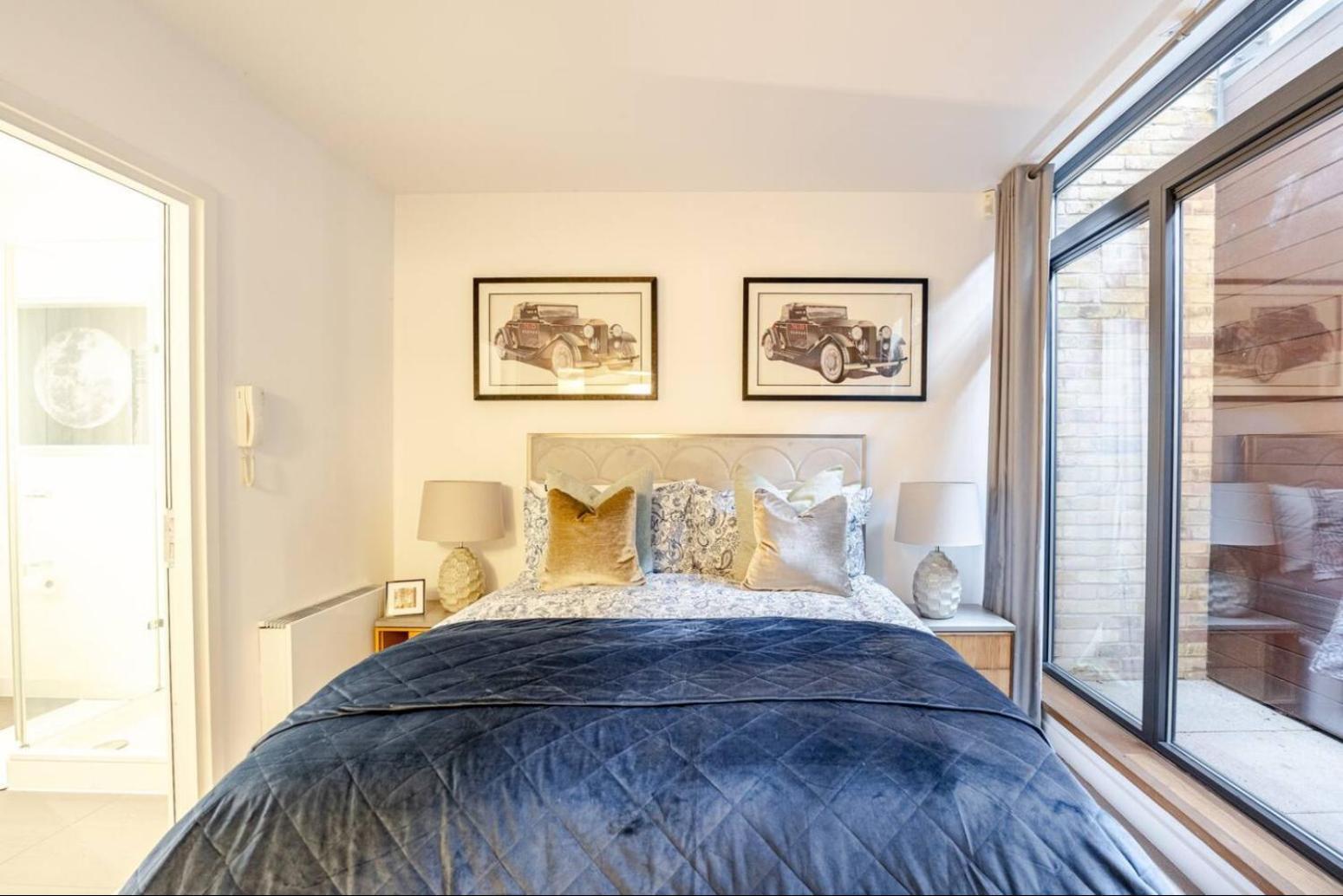 Serene Private Townhouse With Ac & Balcony For 6 Apartment *