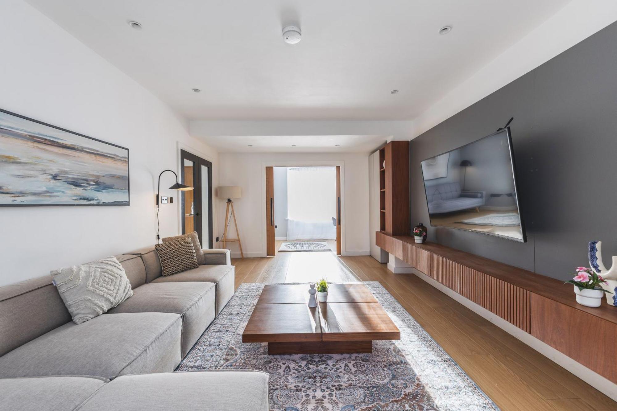 Apartment Upscale House In Acton East London