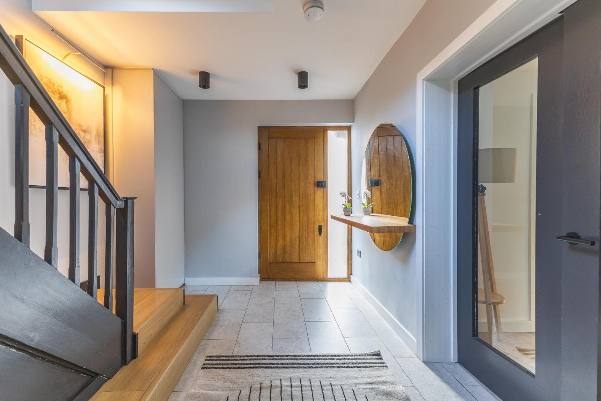 Upscale House In Acton East * London