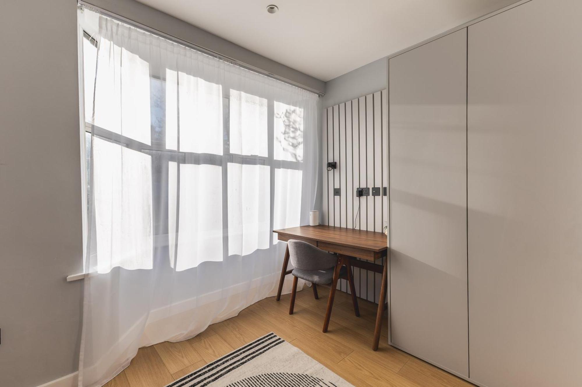 Upscale House In Acton East * London