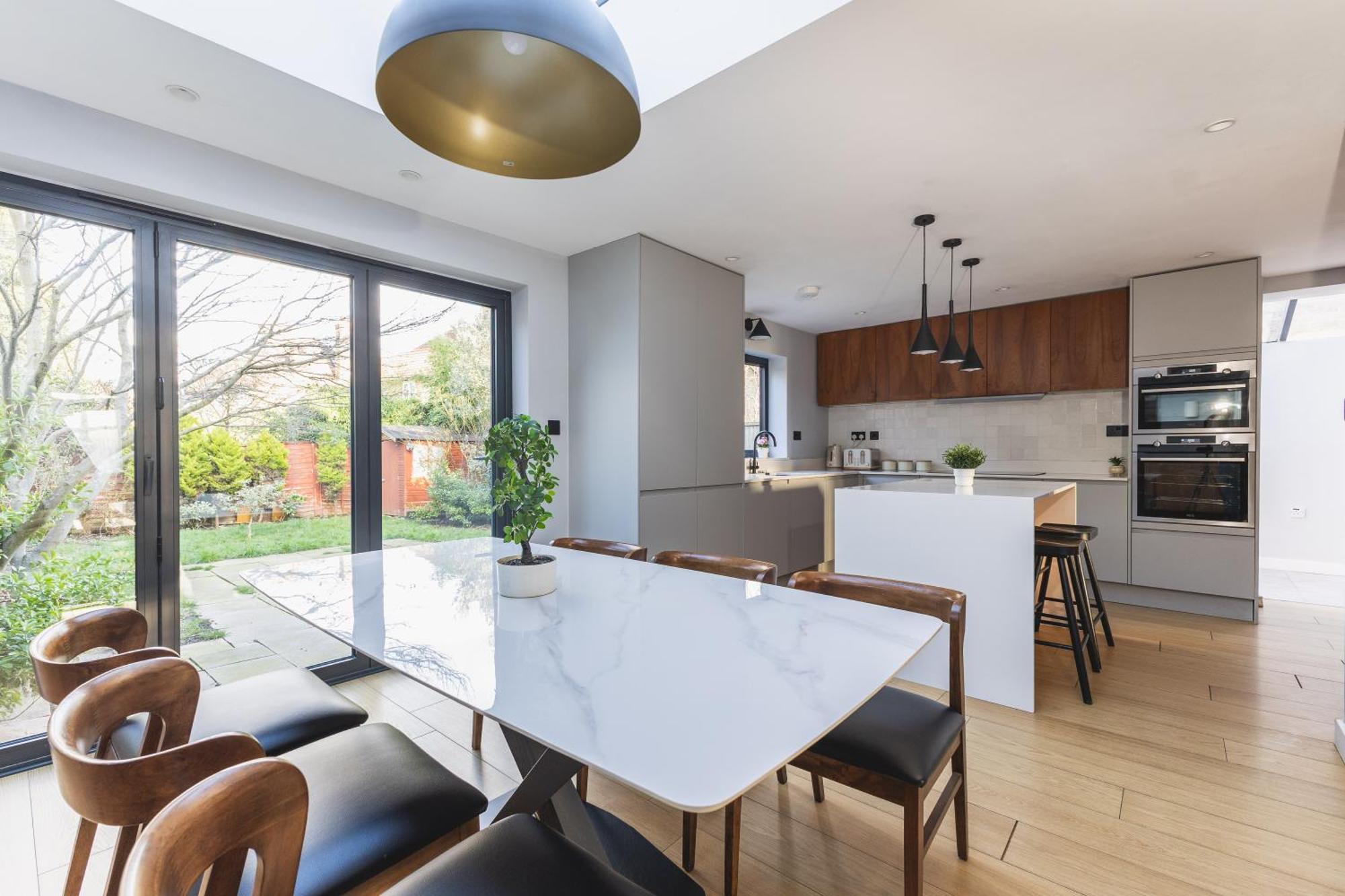 Apartment Upscale House In Acton East London