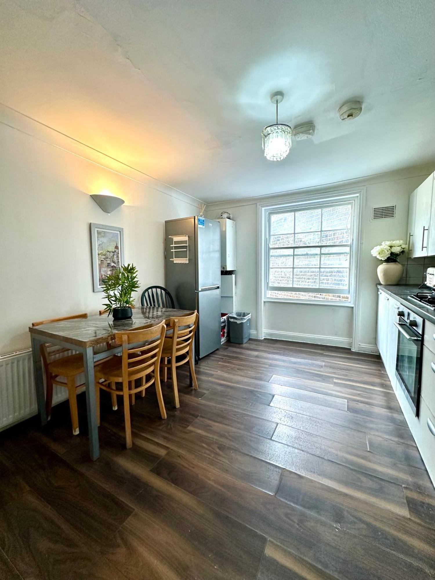 Apartment Spacious 4- Bedroom Flat! Kings Cross, St Pancras *