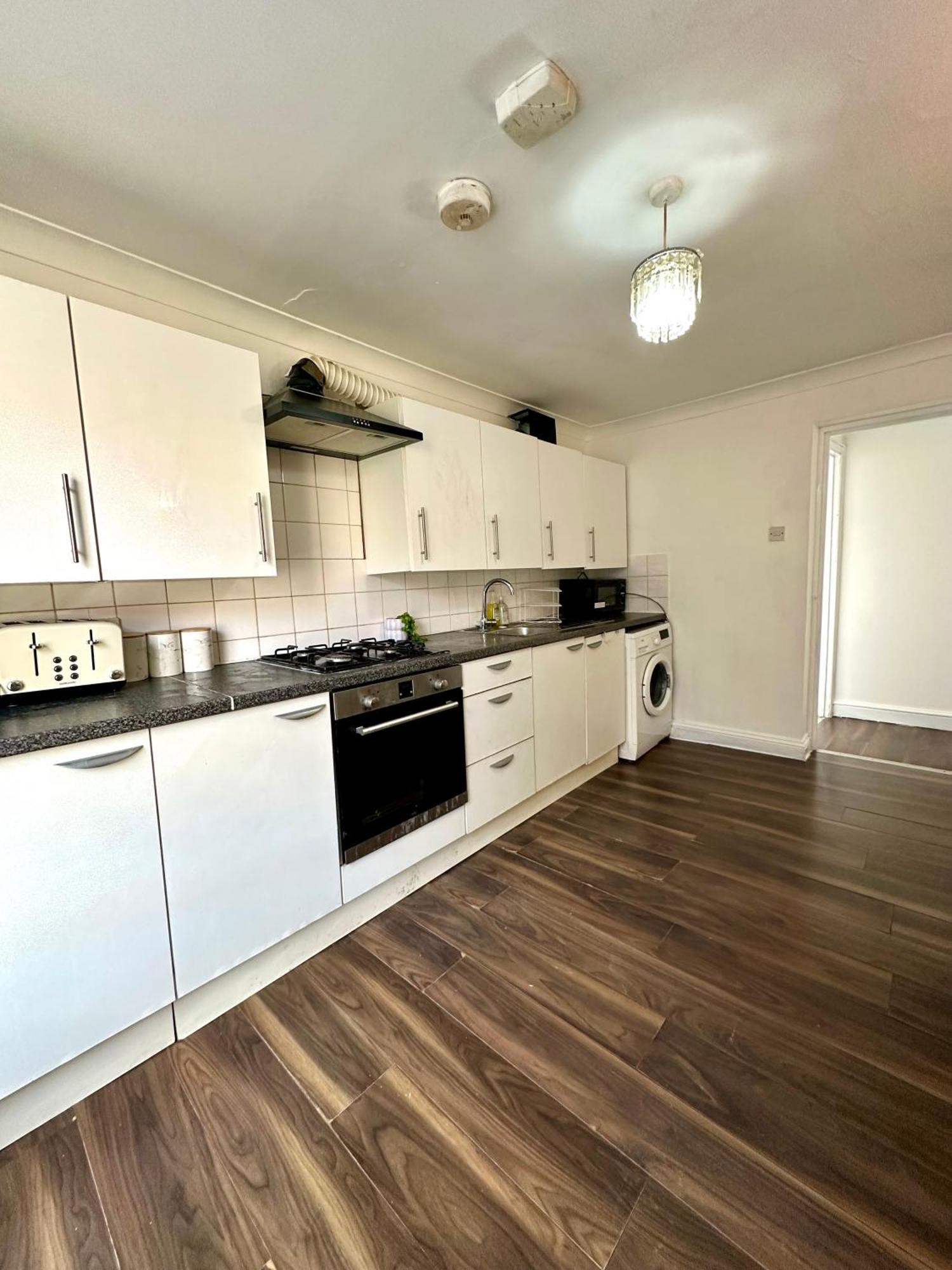 Spacious 4- Bedroom Flat! Kings Cross, St Pancras * London