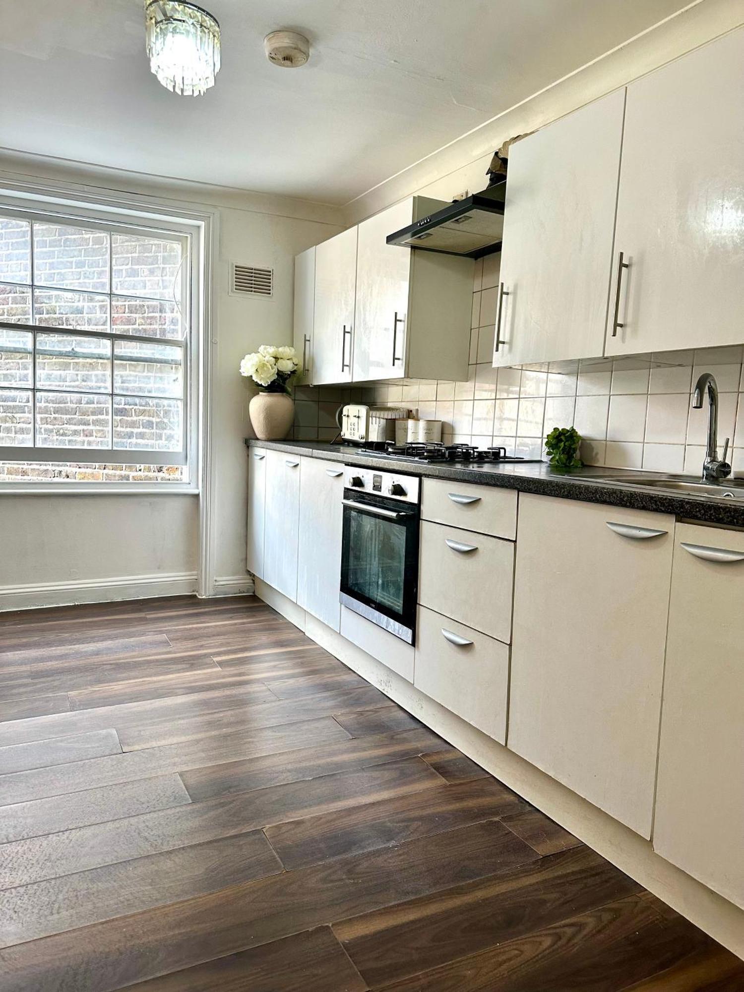Spacious 4- Bedroom Flat! Kings Cross, St Pancras * London