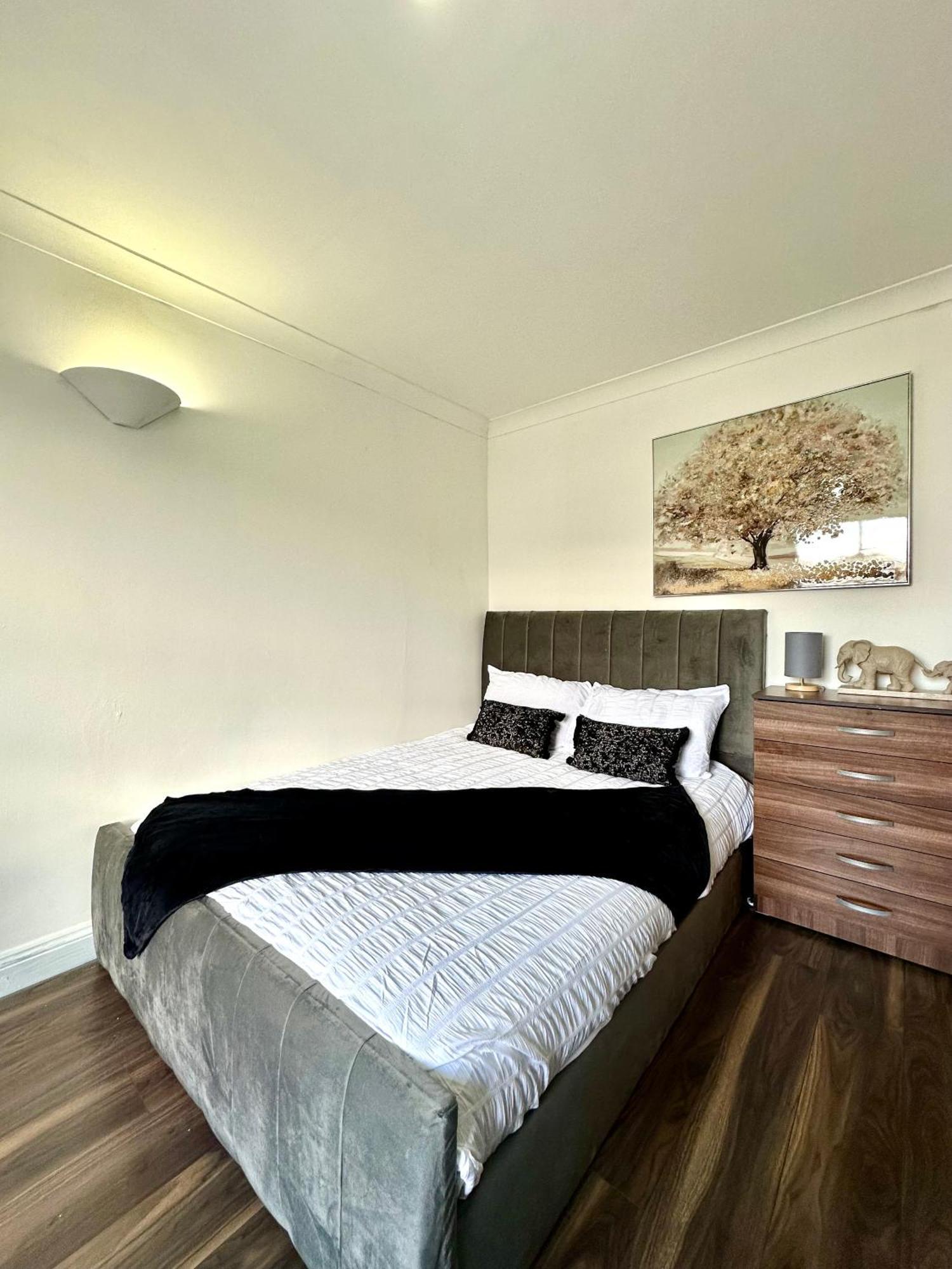 Spacious 4- Bedroom Flat! Kings Cross, St Pancras * London