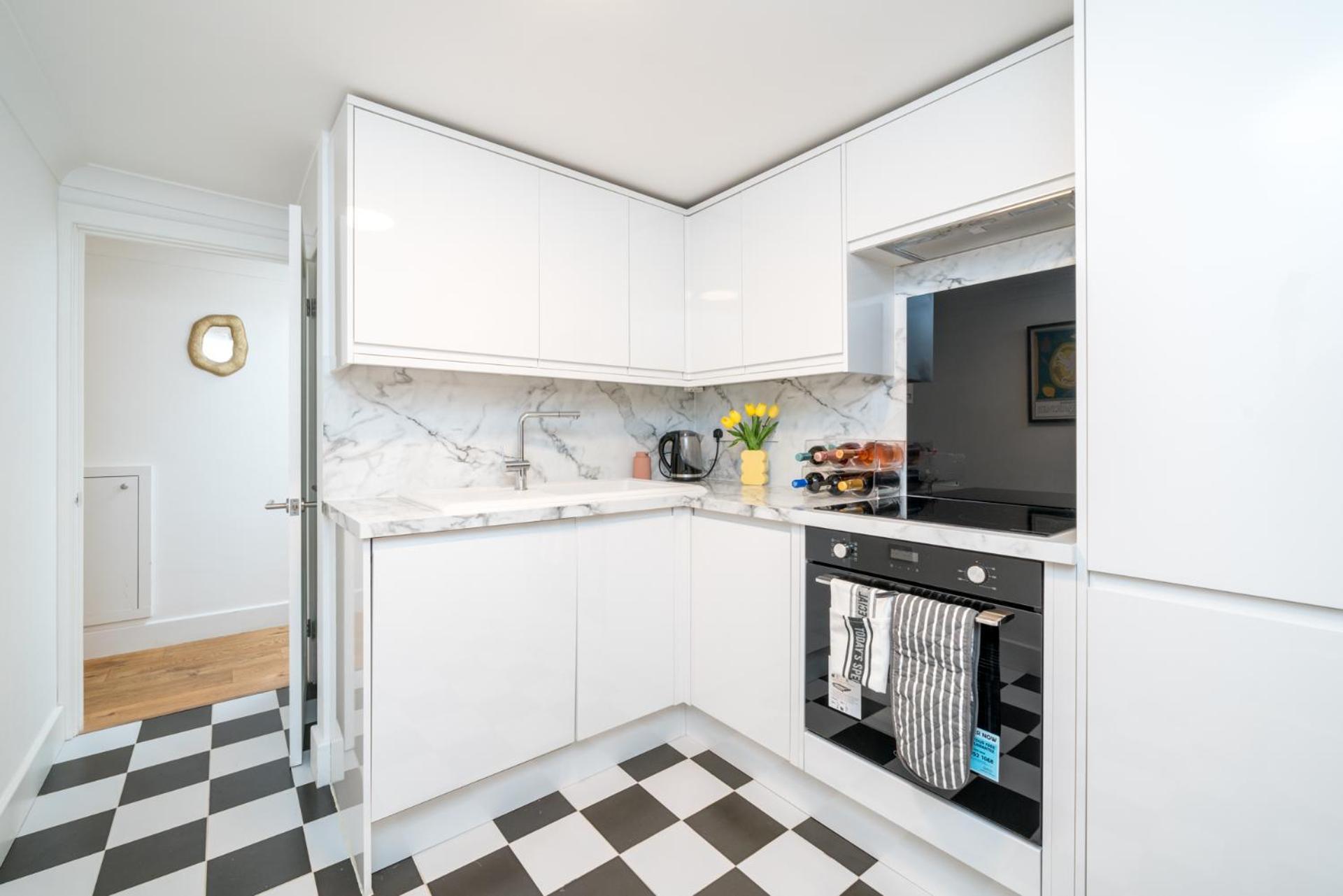 Apartment Niru Experience Stylish Garden Getaway London