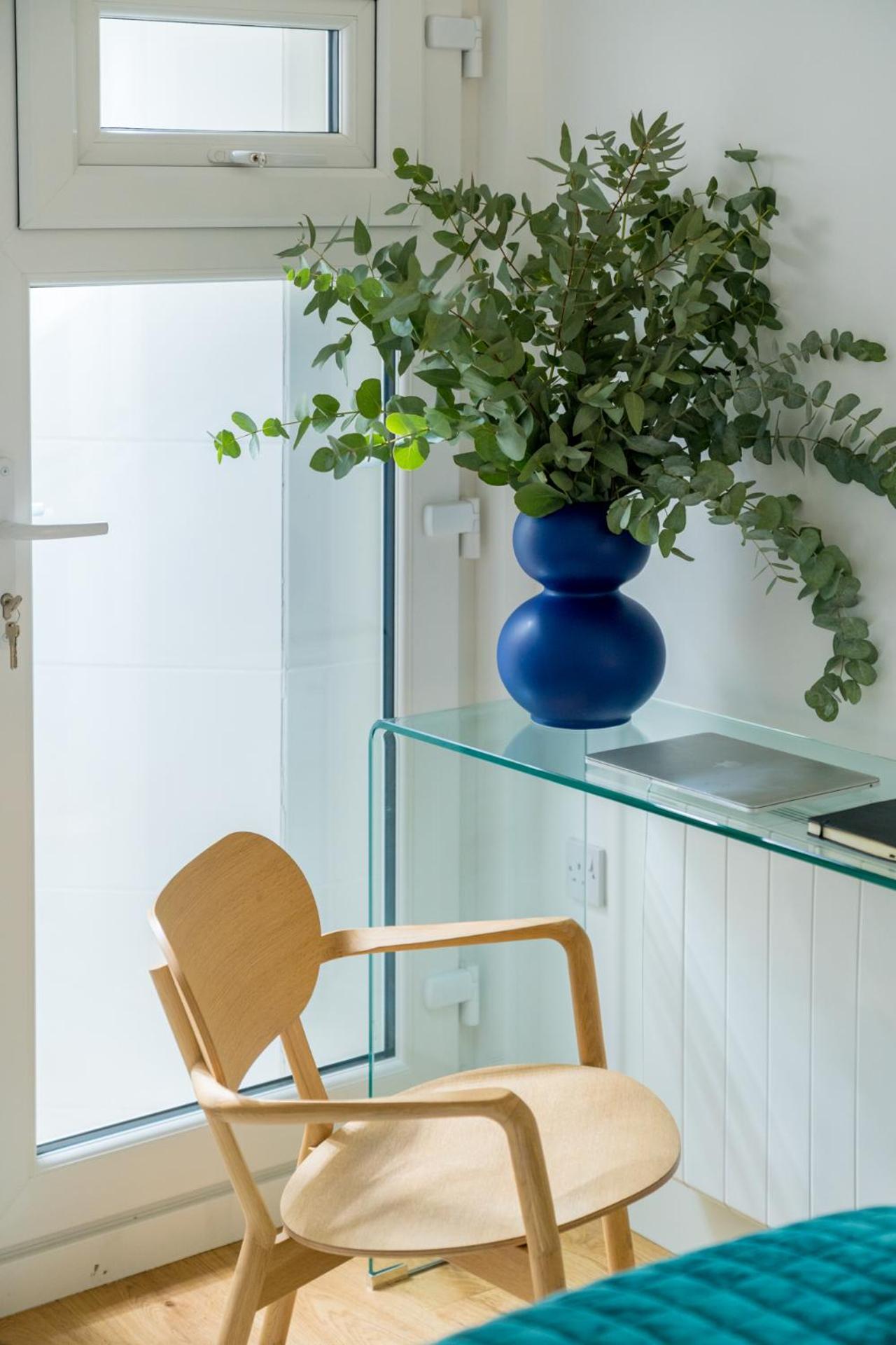 Apartment Niru Experience Stylish Garden Getaway *