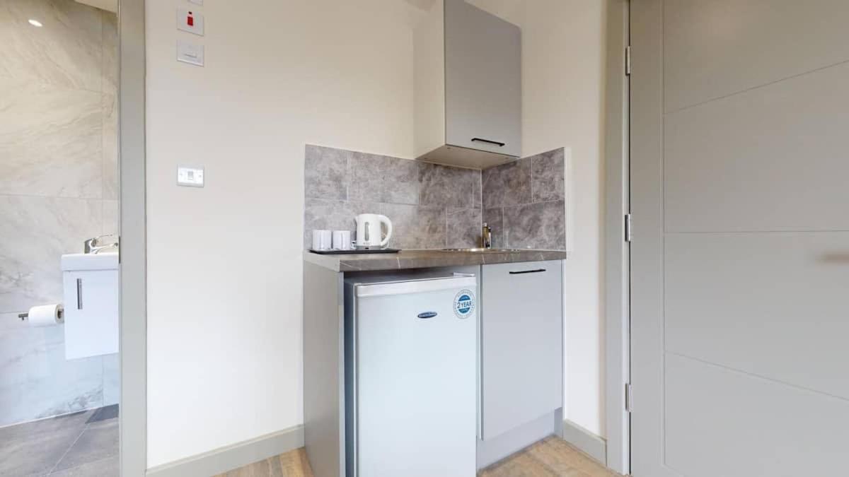 Apartment King-smart Tv-full Kitchen-5mins To Transport-desk