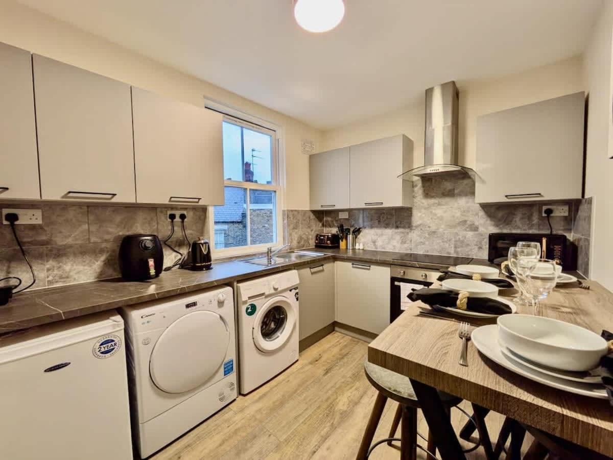 Apartment King-smart Tv-full Kitchen-5mins To Transport-desk *