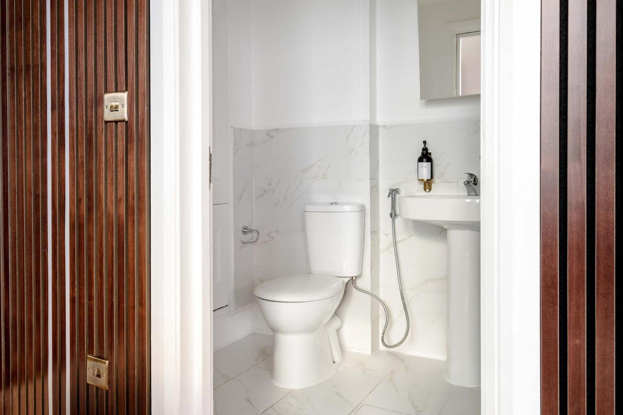 Elegant Mayfair Apartment *