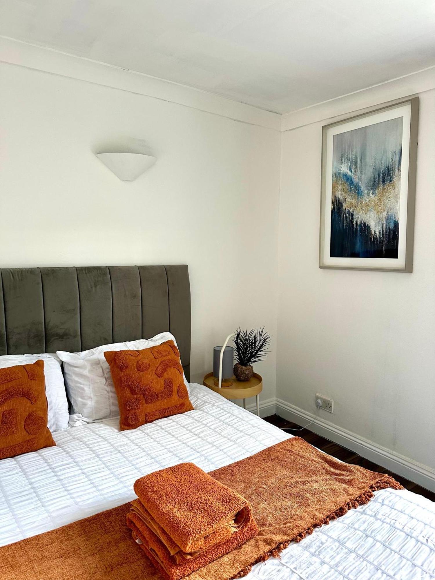 Stunning 4 Bedroom Flat In Kingscross, St Pancras! Apartment