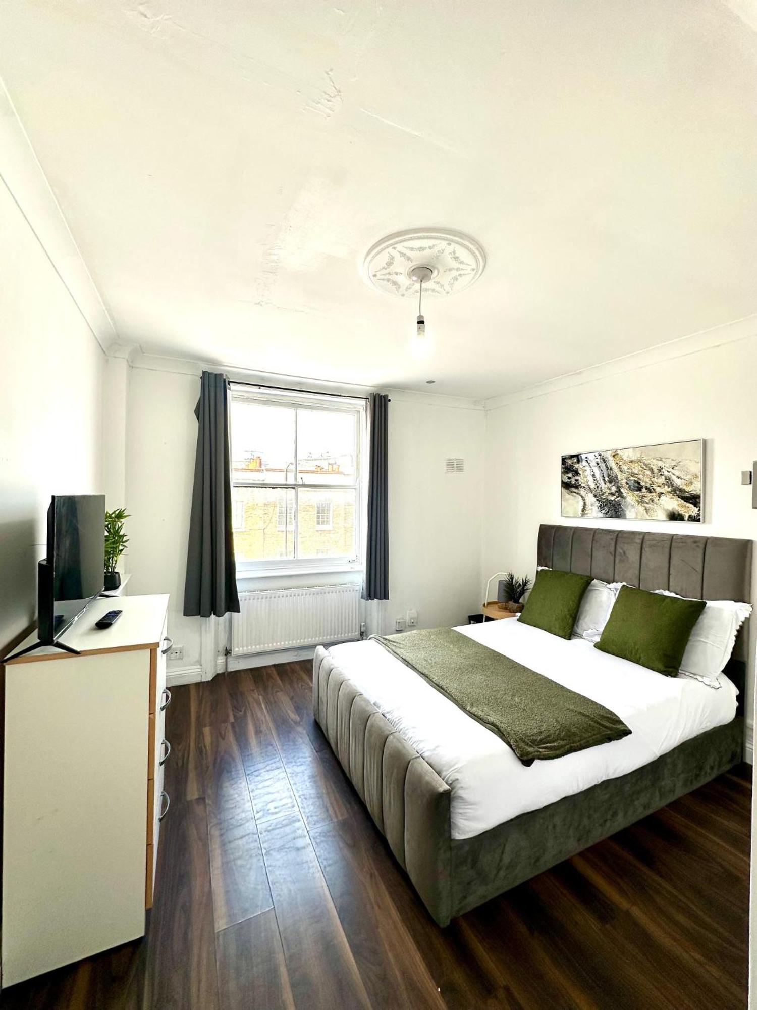 Stunning 4 Bedroom Flat In Kingscross, St Pancras! Apartment London