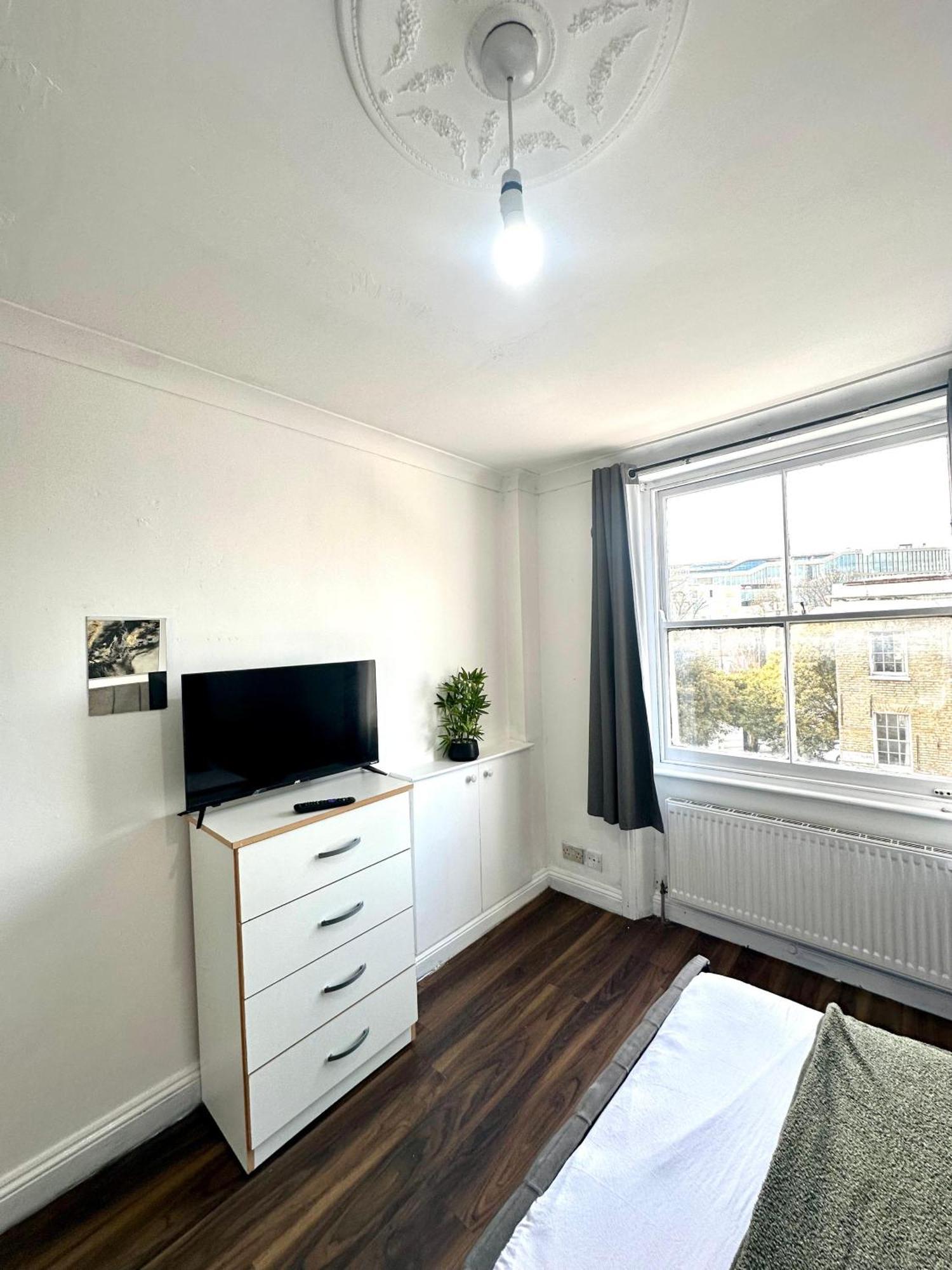 Stunning 4 Bedroom Flat In Kingscross, St Pancras! London