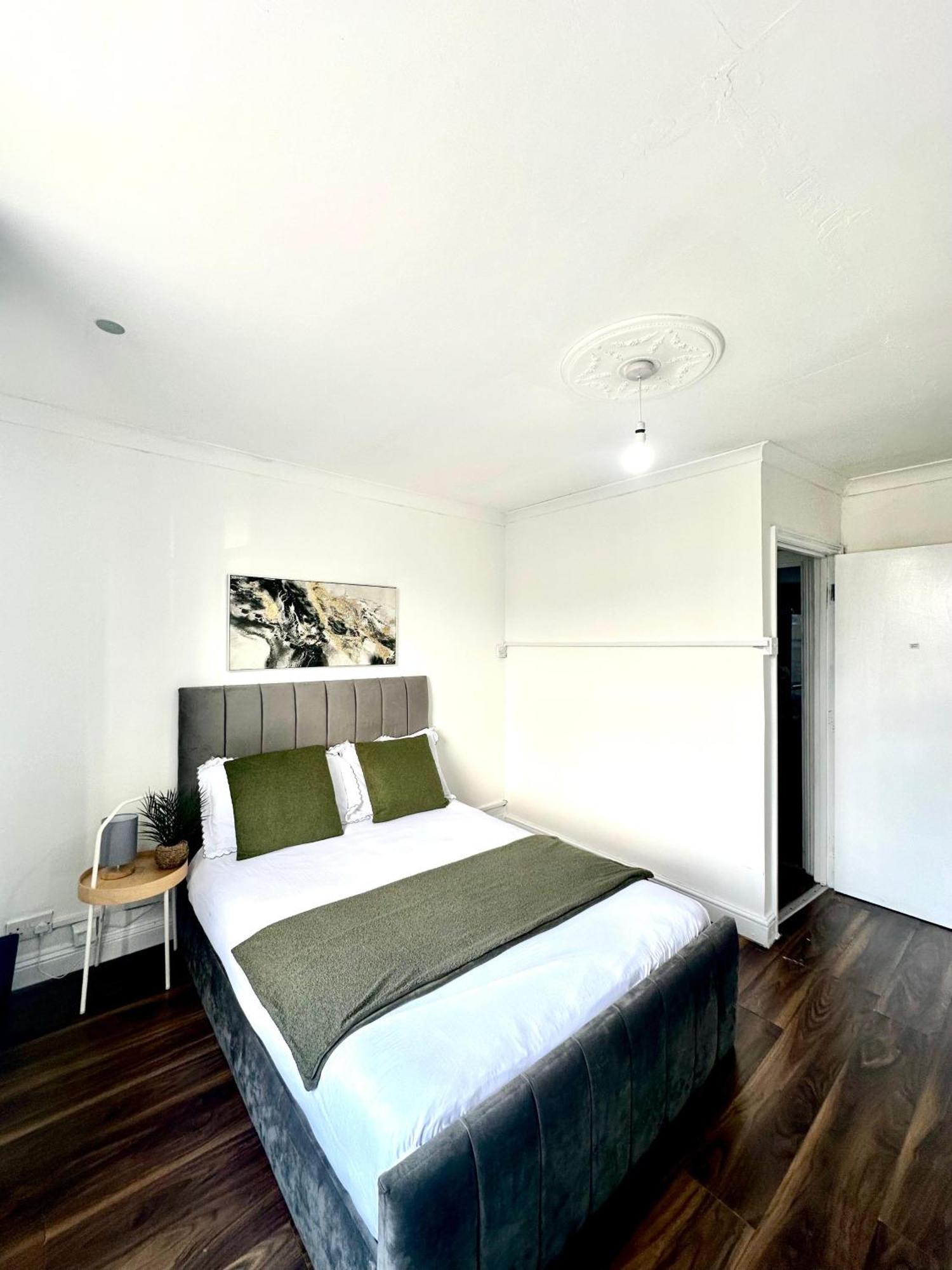 Stunning 4 Bedroom Flat In Kingscross, St Pancras! London