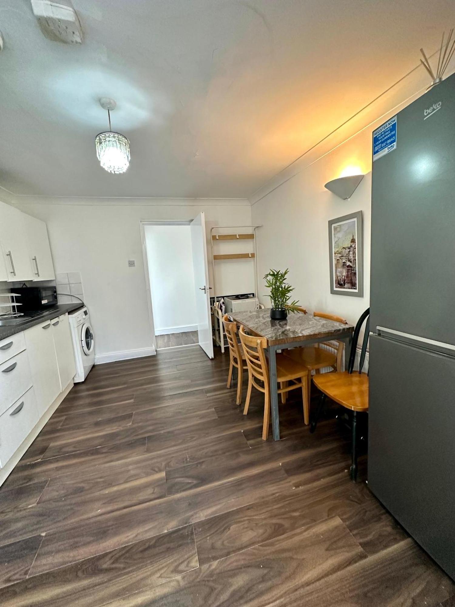 Apartment Stunning 4 Bedroom Flat In Kingscross, St Pancras!
