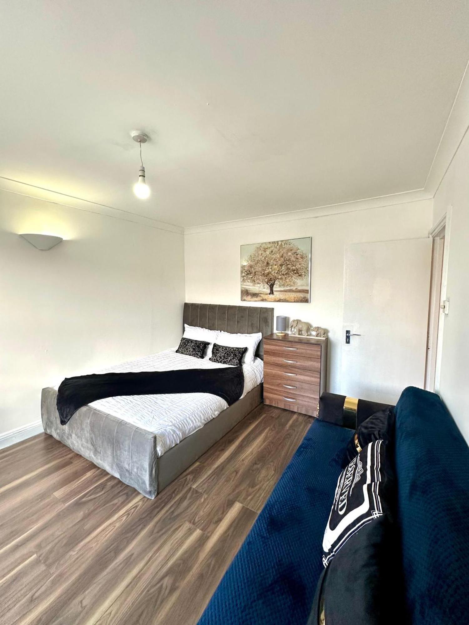 Stunning 4 Bedroom Flat In Kingscross, St Pancras! Apartment London