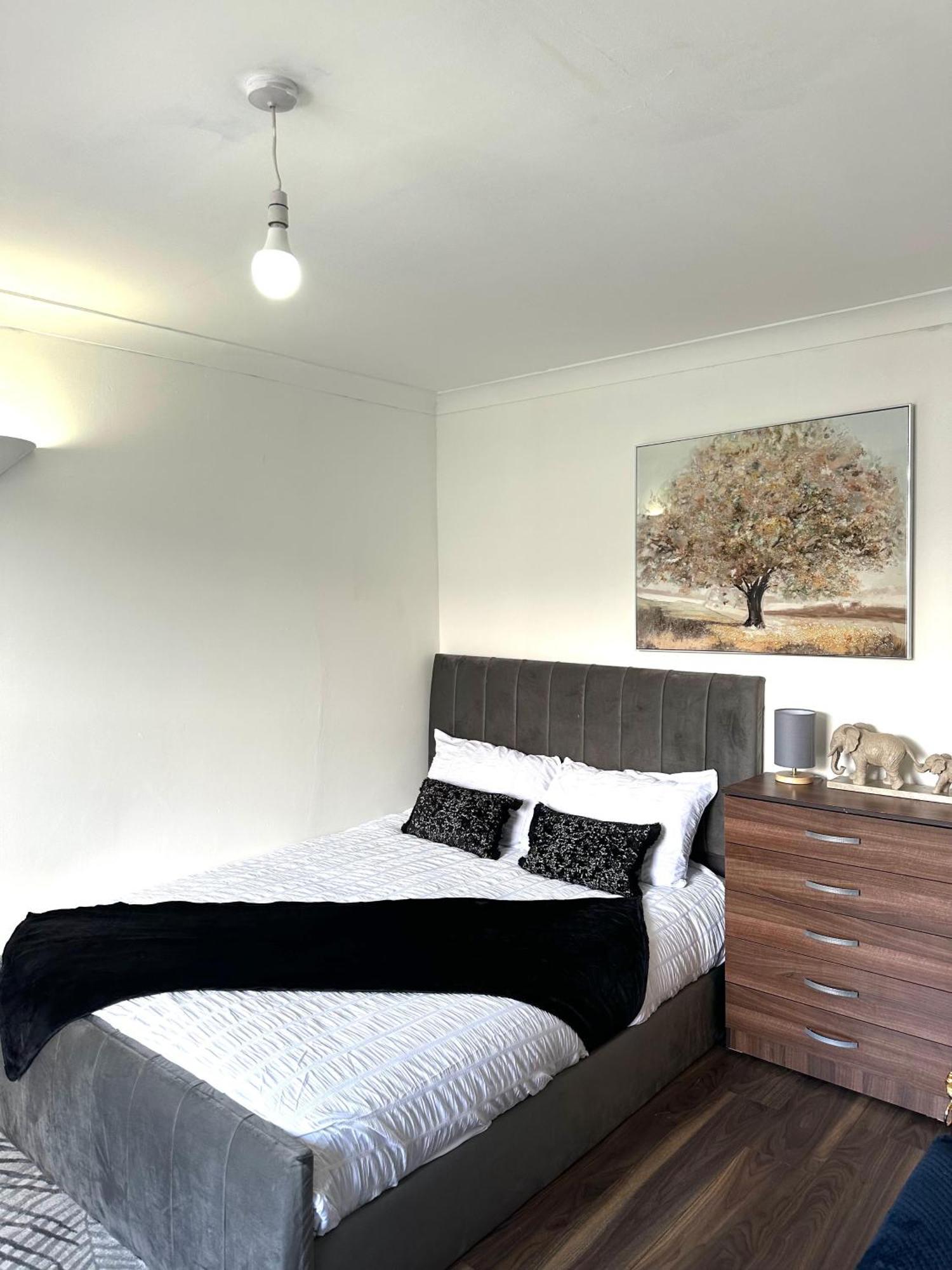 Stunning 4 Bedroom Flat In Kingscross, St Pancras! London