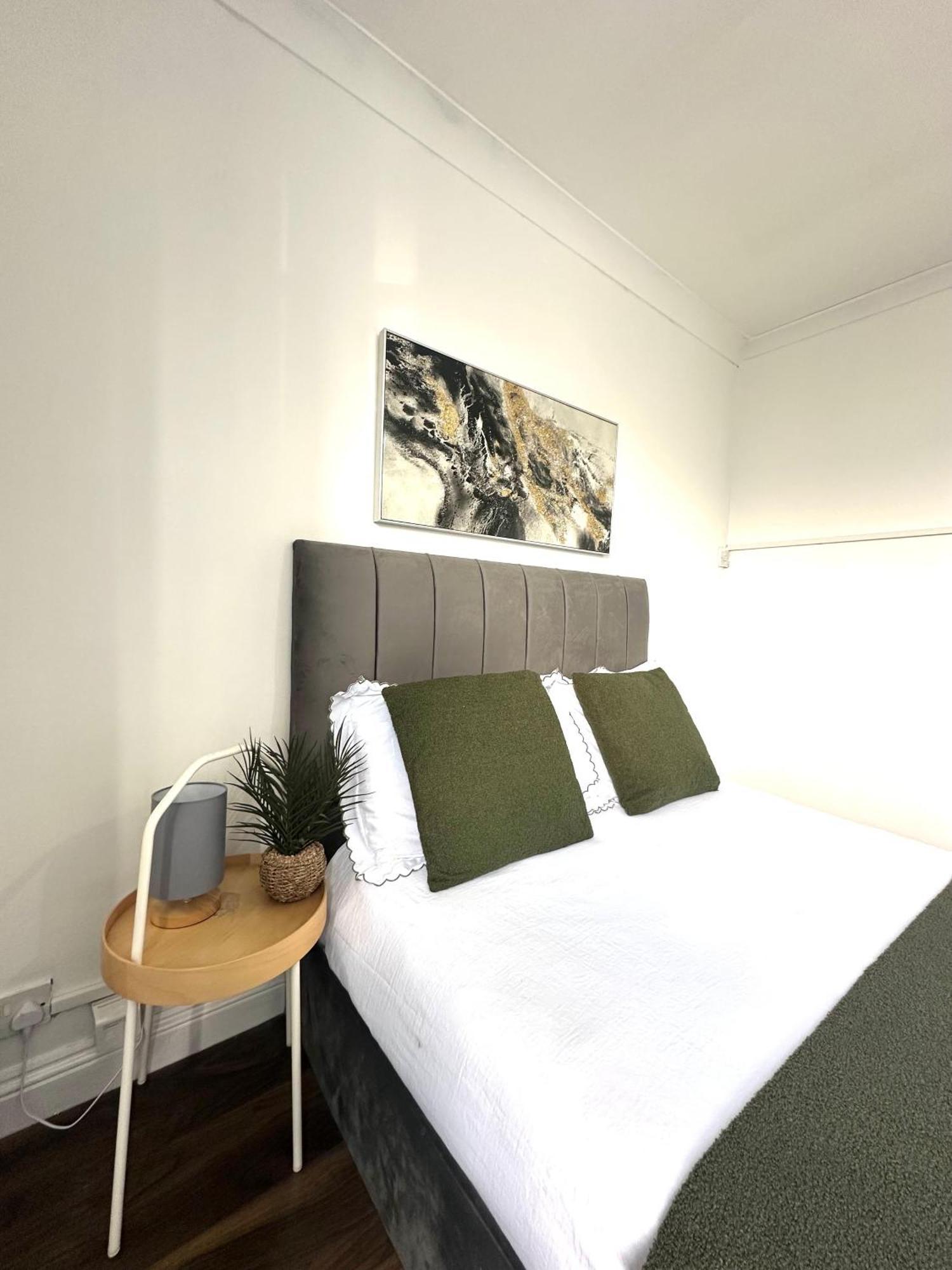 Stunning 4 Bedroom Flat In Kingscross, St Pancras! Apartment