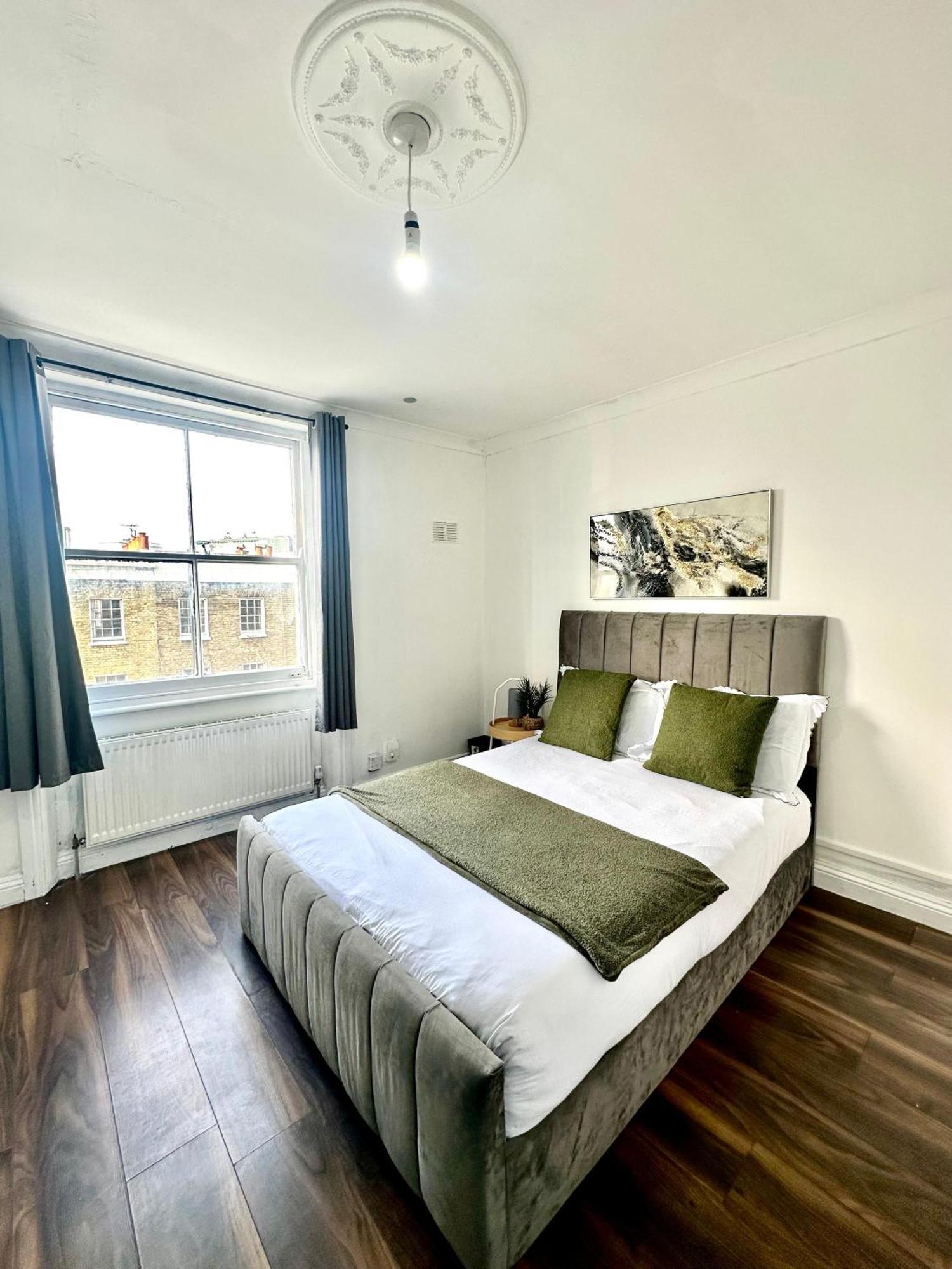 Stunning 4 Bedroom Flat In Kingscross, St Pancras! Apartment London