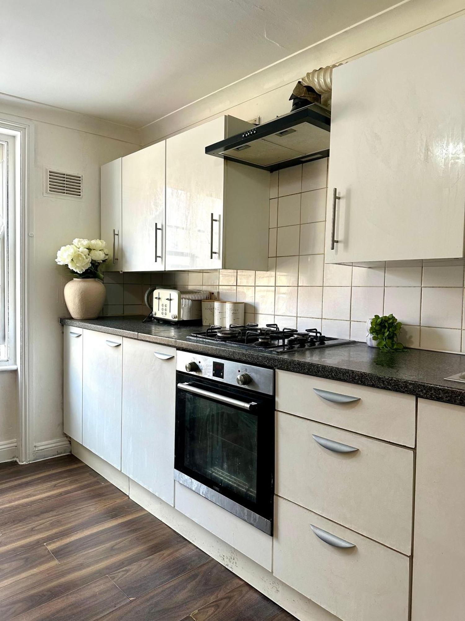 Apartment Stunning 4 Bedroom Flat In Kingscross, St Pancras! London
