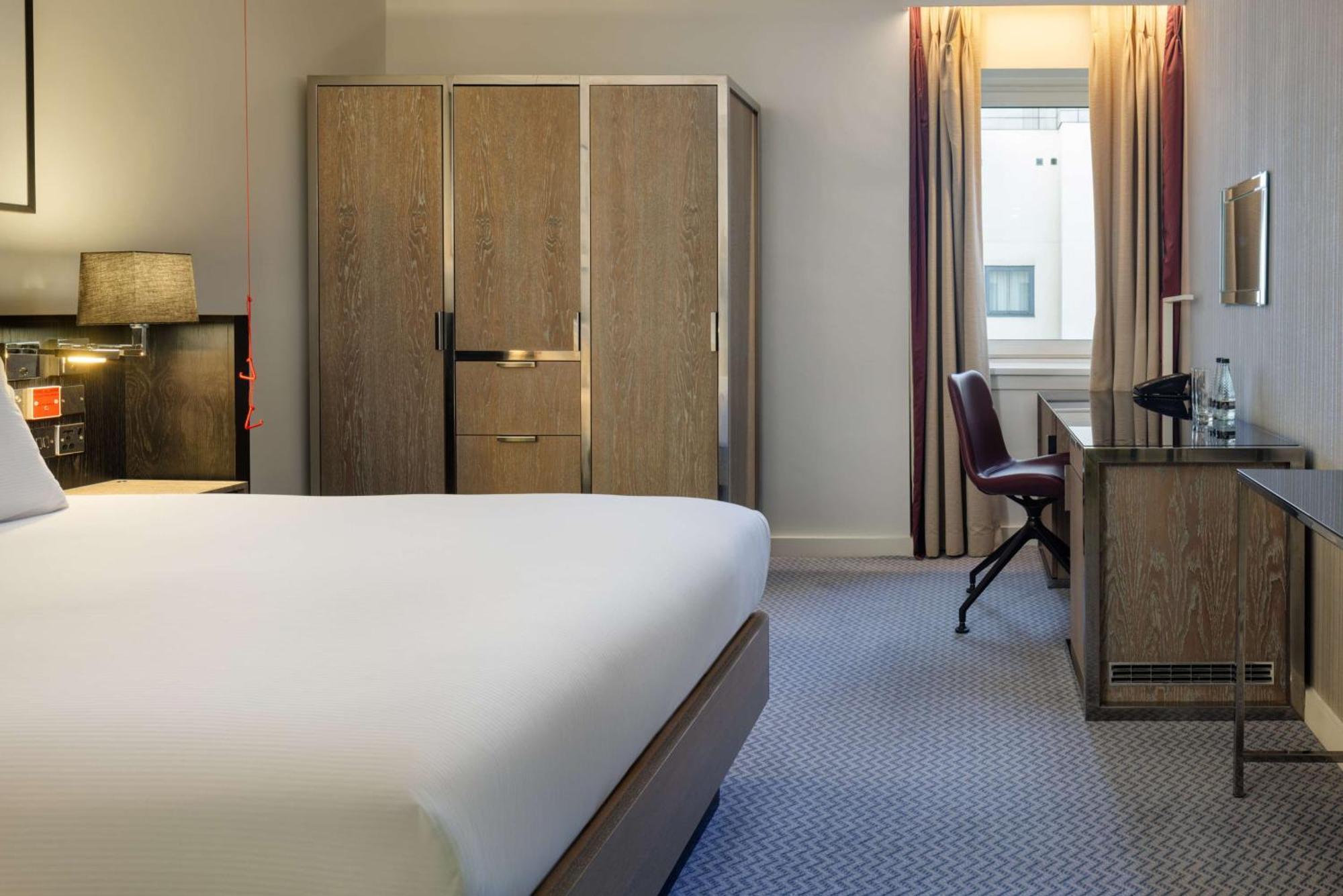 Hotell Hilton Angel Islington 4*