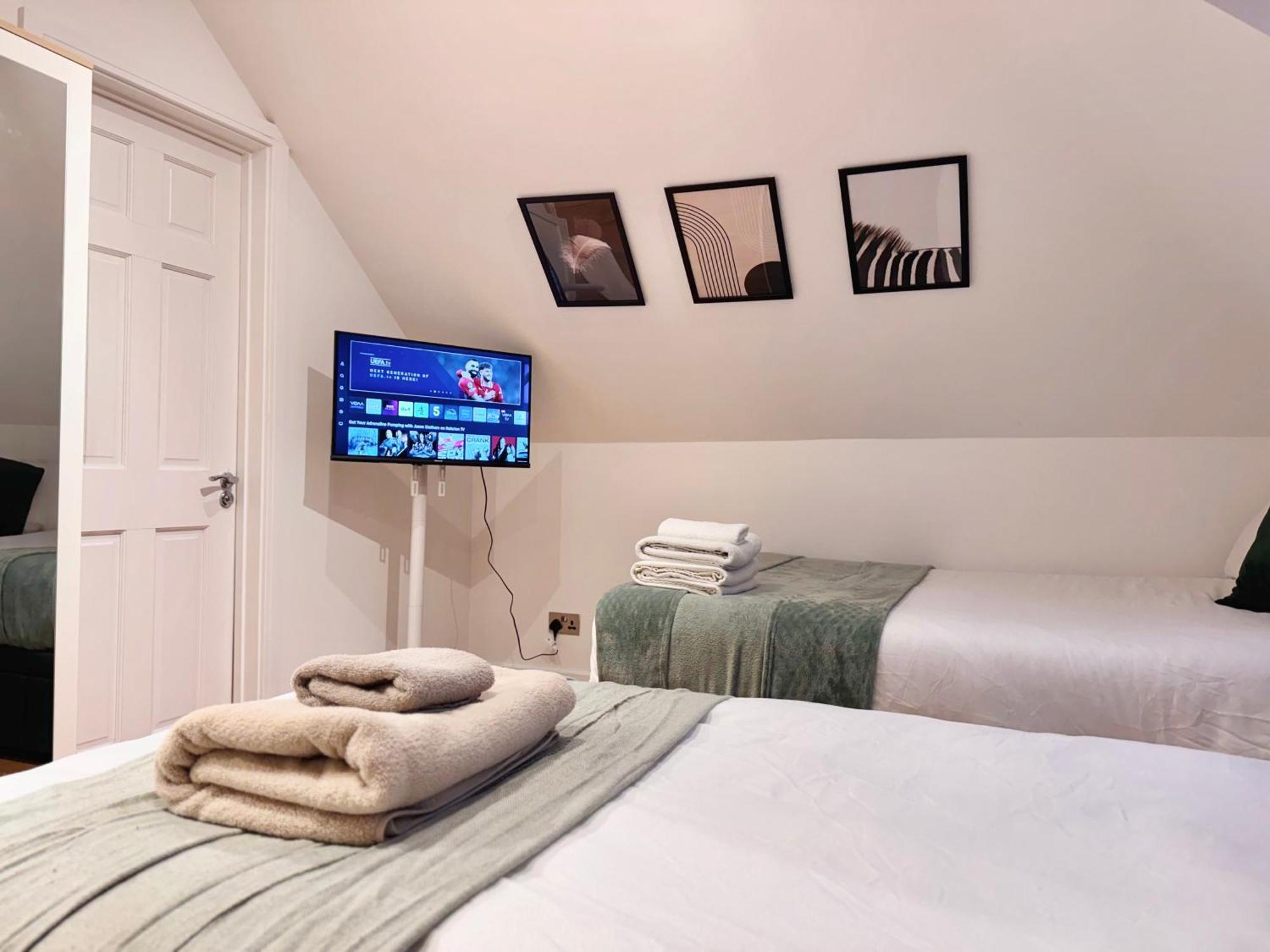 Guest house En-suites With Free Parking 30min To London