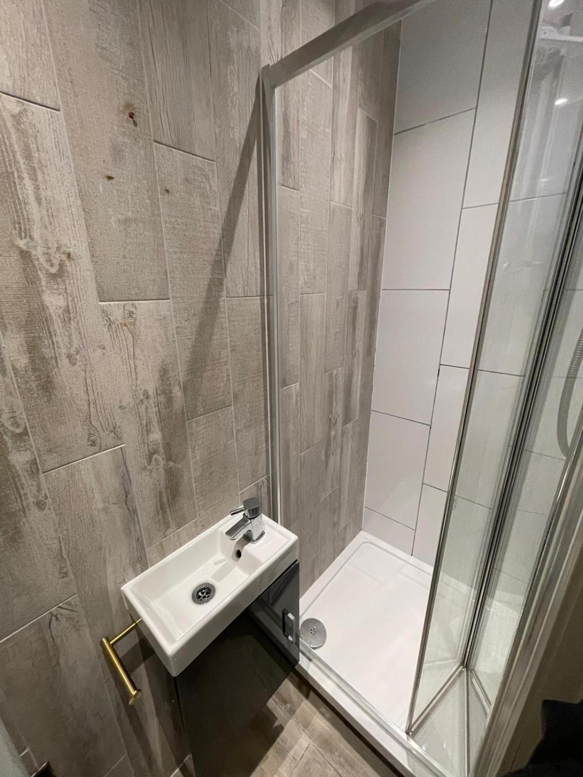 Gjestgiverier Letzi Private En-suite Near Wembley