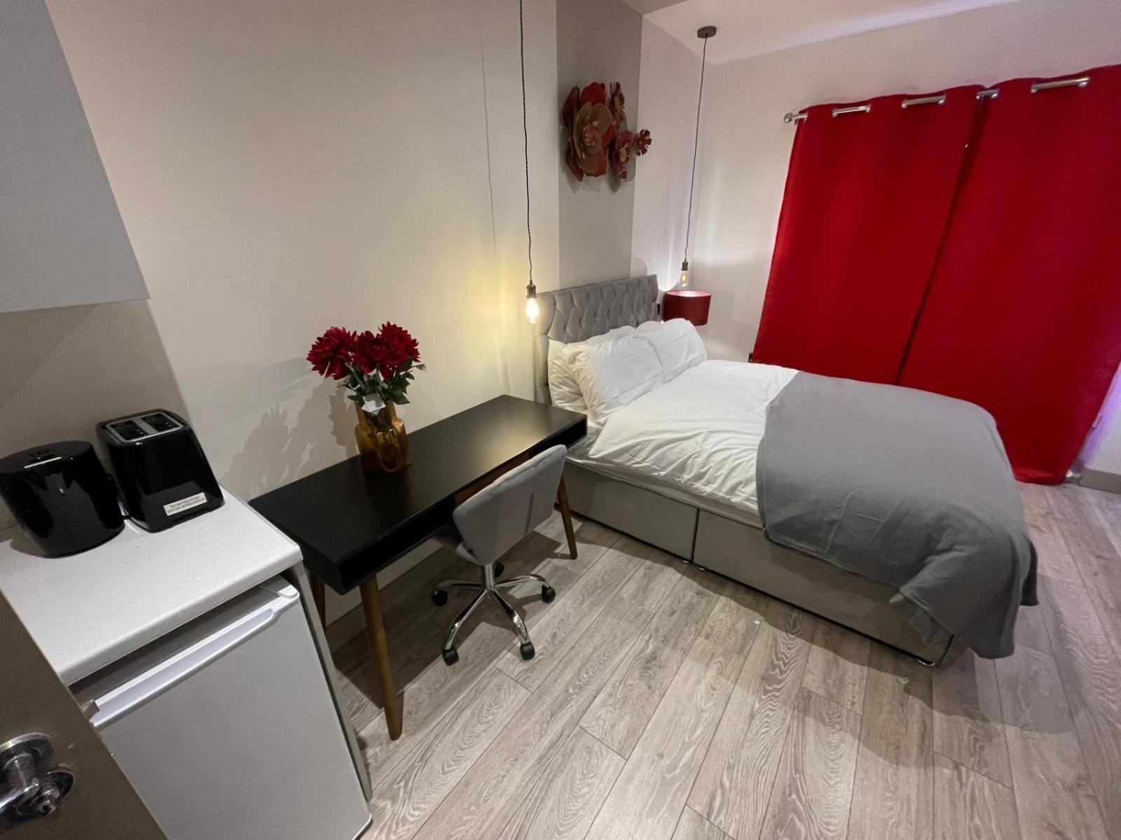 Gjestgiverier Letzi Private En-suite Near Wembley *