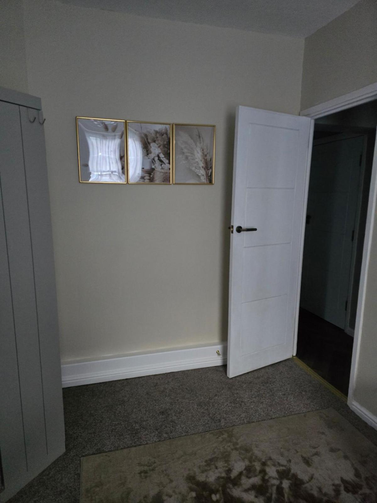 Contemporary & Spacious 1bd - Fireplace With Modern Comforts Leilighet