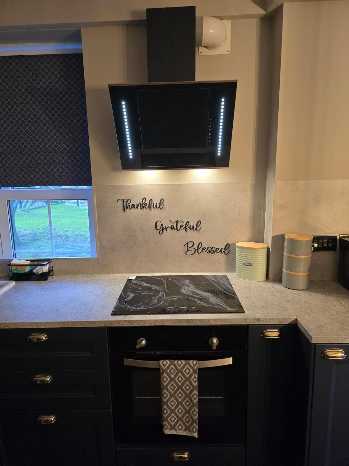 Leilighet Contemporary & Spacious 1bd - Fireplace With Modern Comforts London