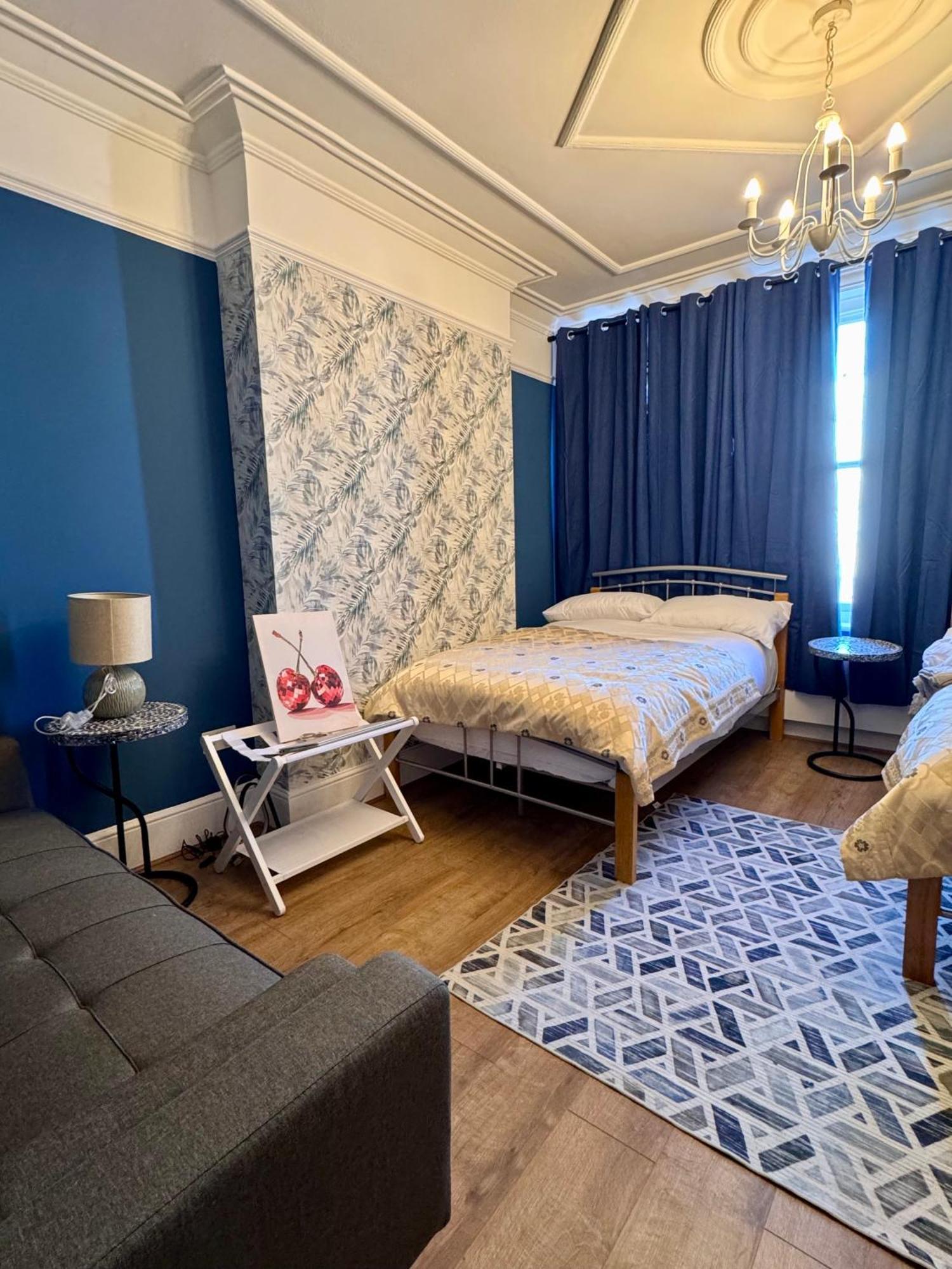 Crown Terrace Apartment *